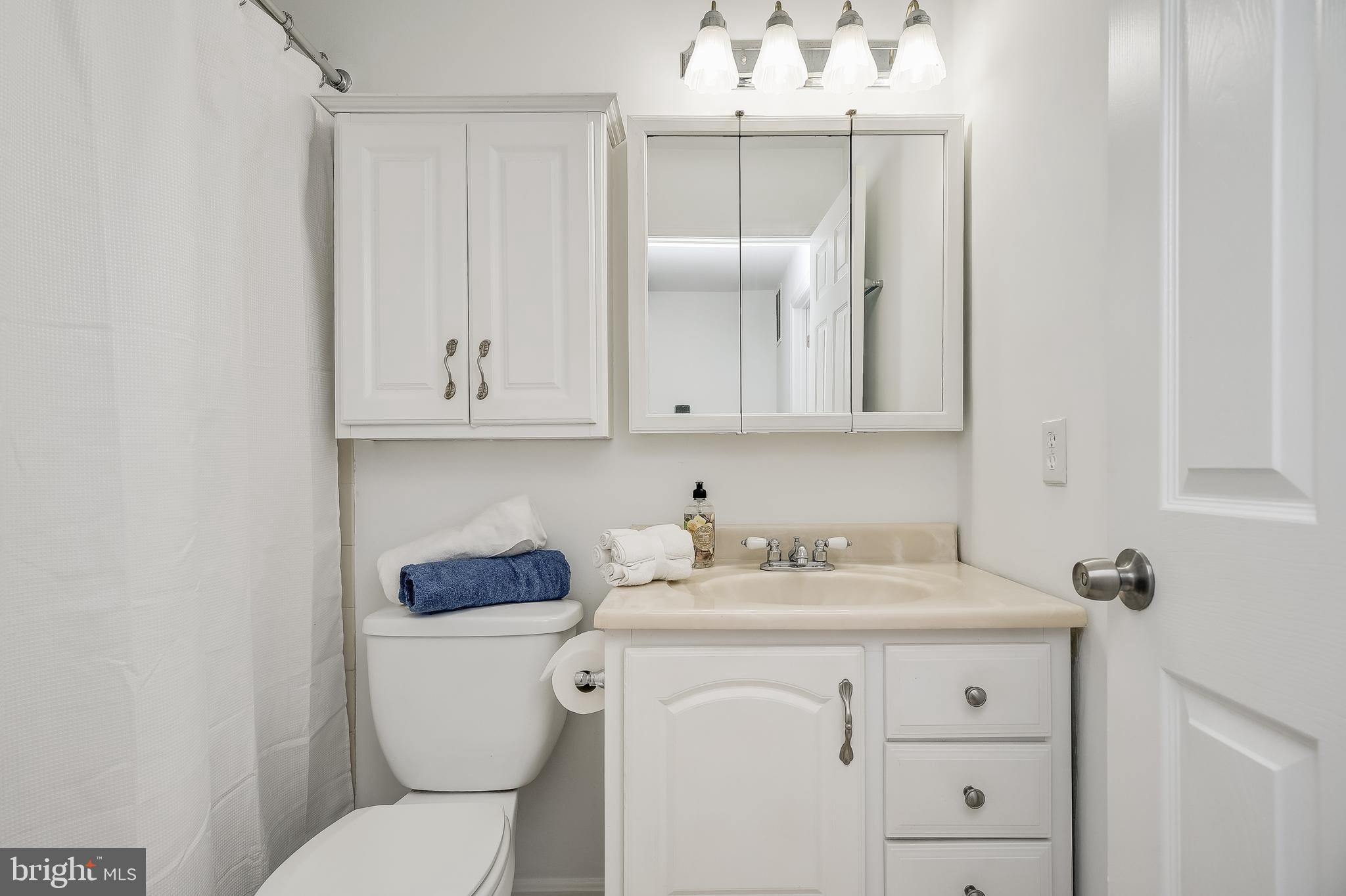 ROBIN MEADOWS - Residential