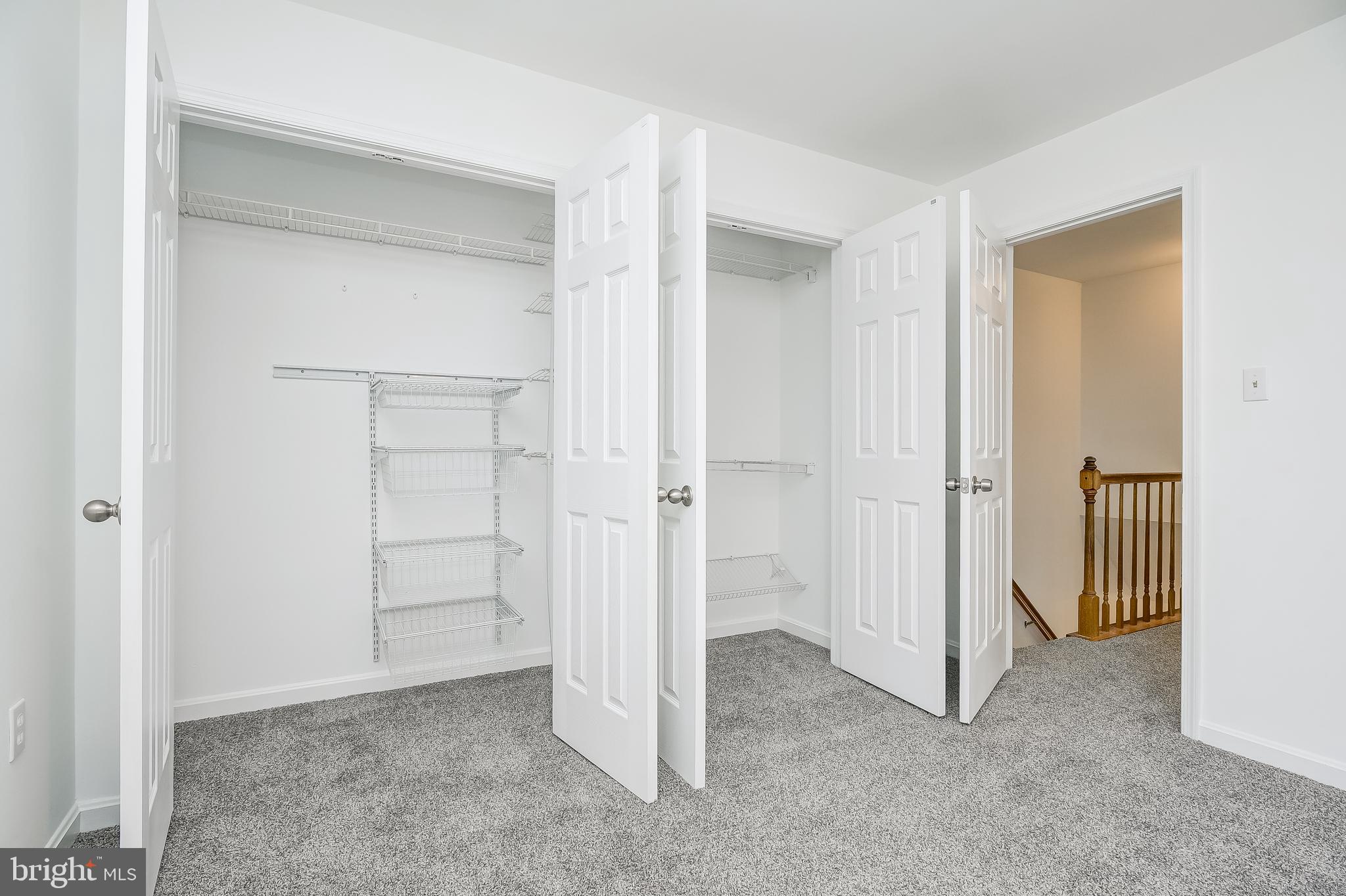 ROBIN MEADOWS - Residential