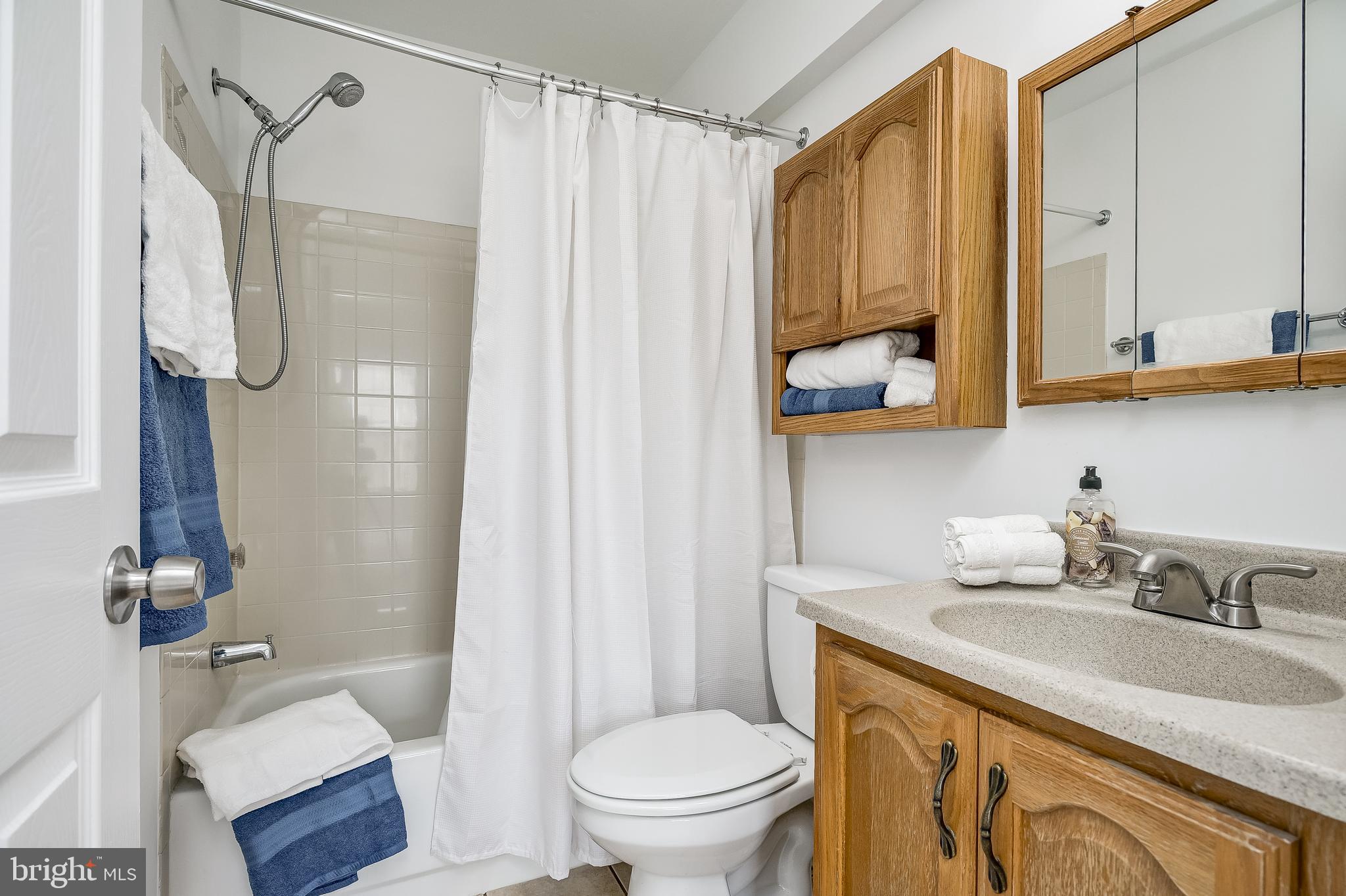 ROBIN MEADOWS - Residential