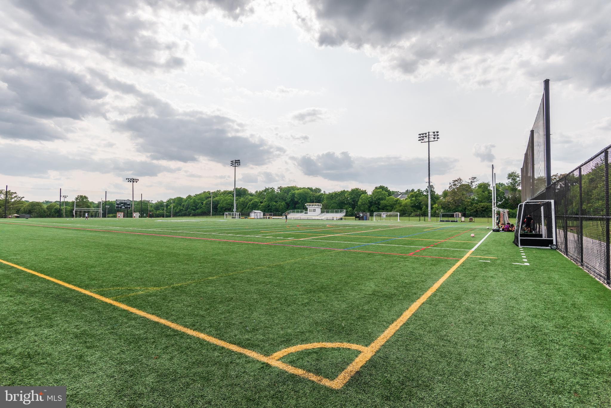 ROBIN MEADOWS - Residential