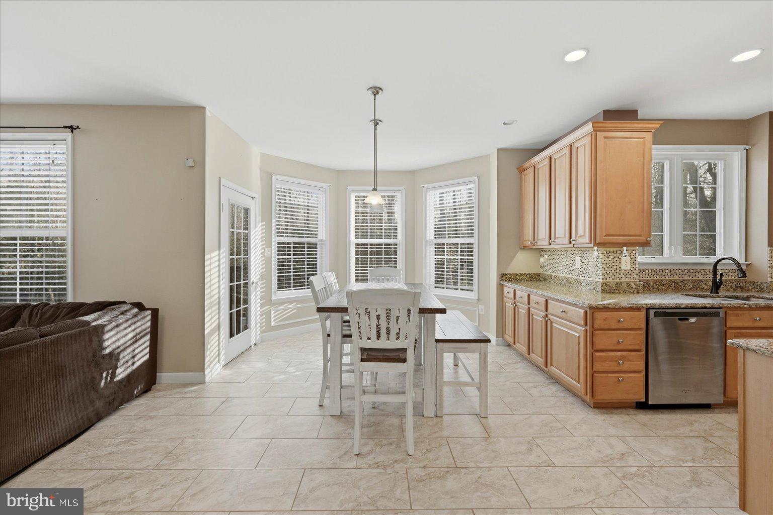 PRESIDENTIAL LAKES - Residential