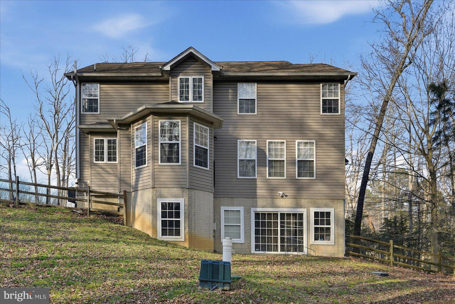 PRESIDENTIAL LAKES - Residential