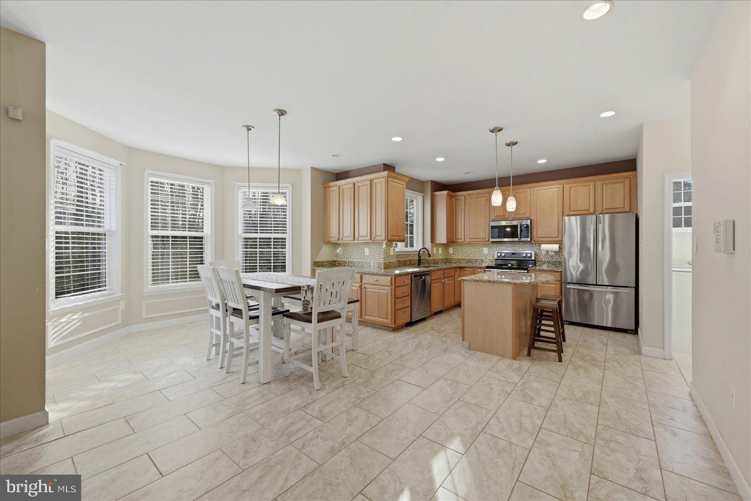 PRESIDENTIAL LAKES - Residential