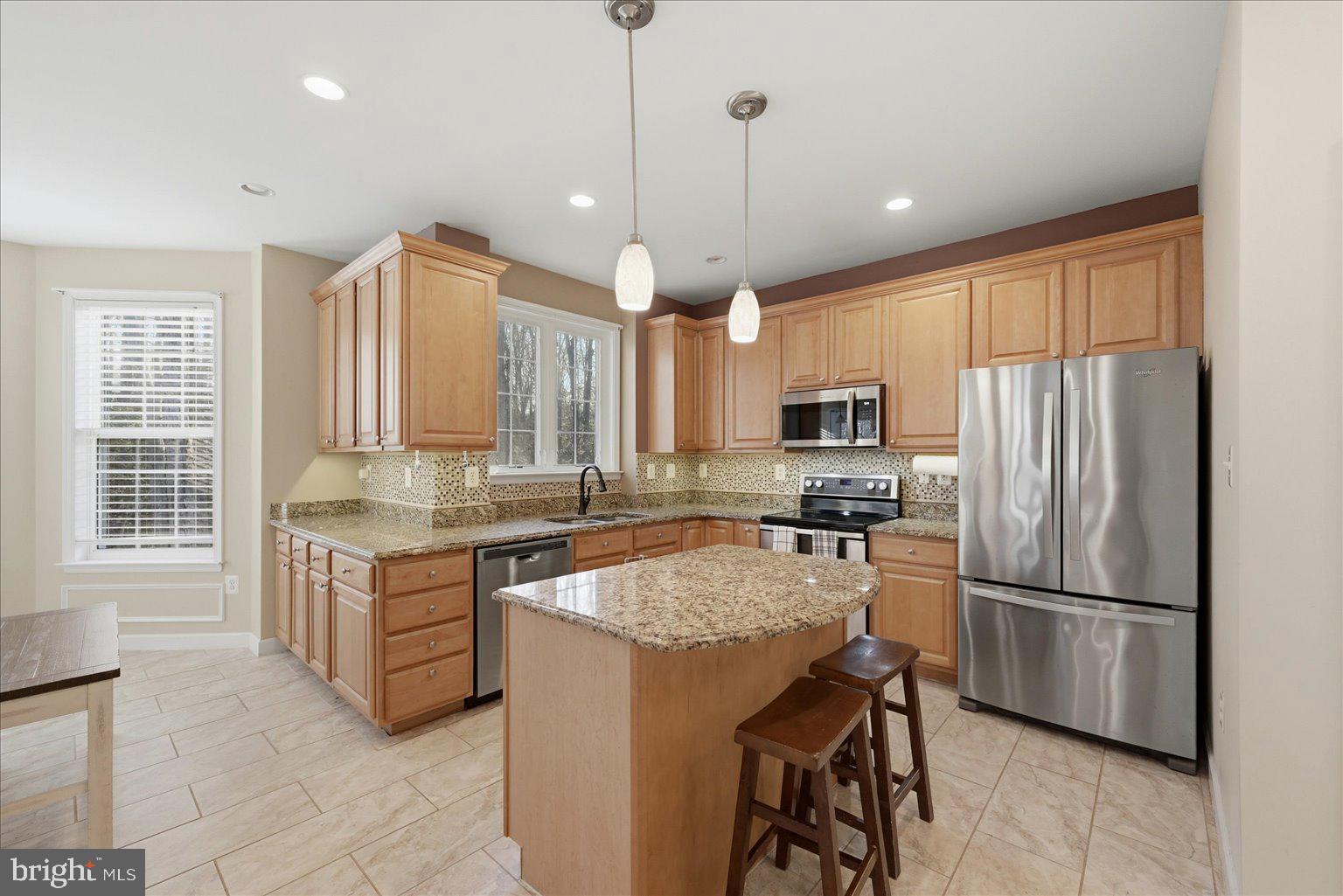 PRESIDENTIAL LAKES - Residential