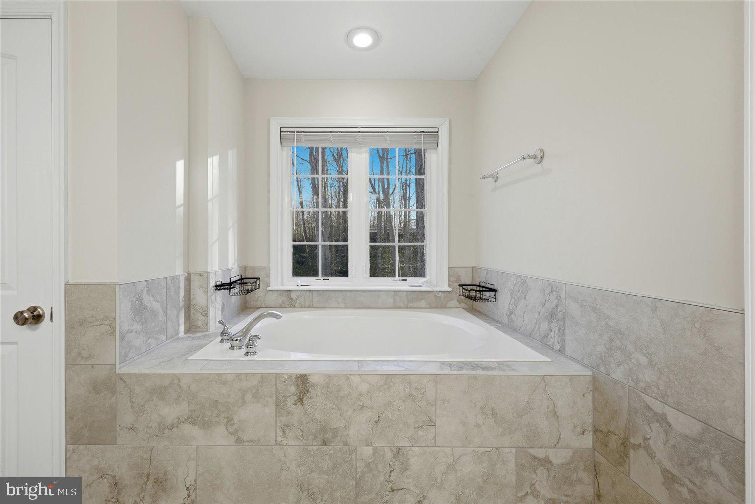 PRESIDENTIAL LAKES - Residential