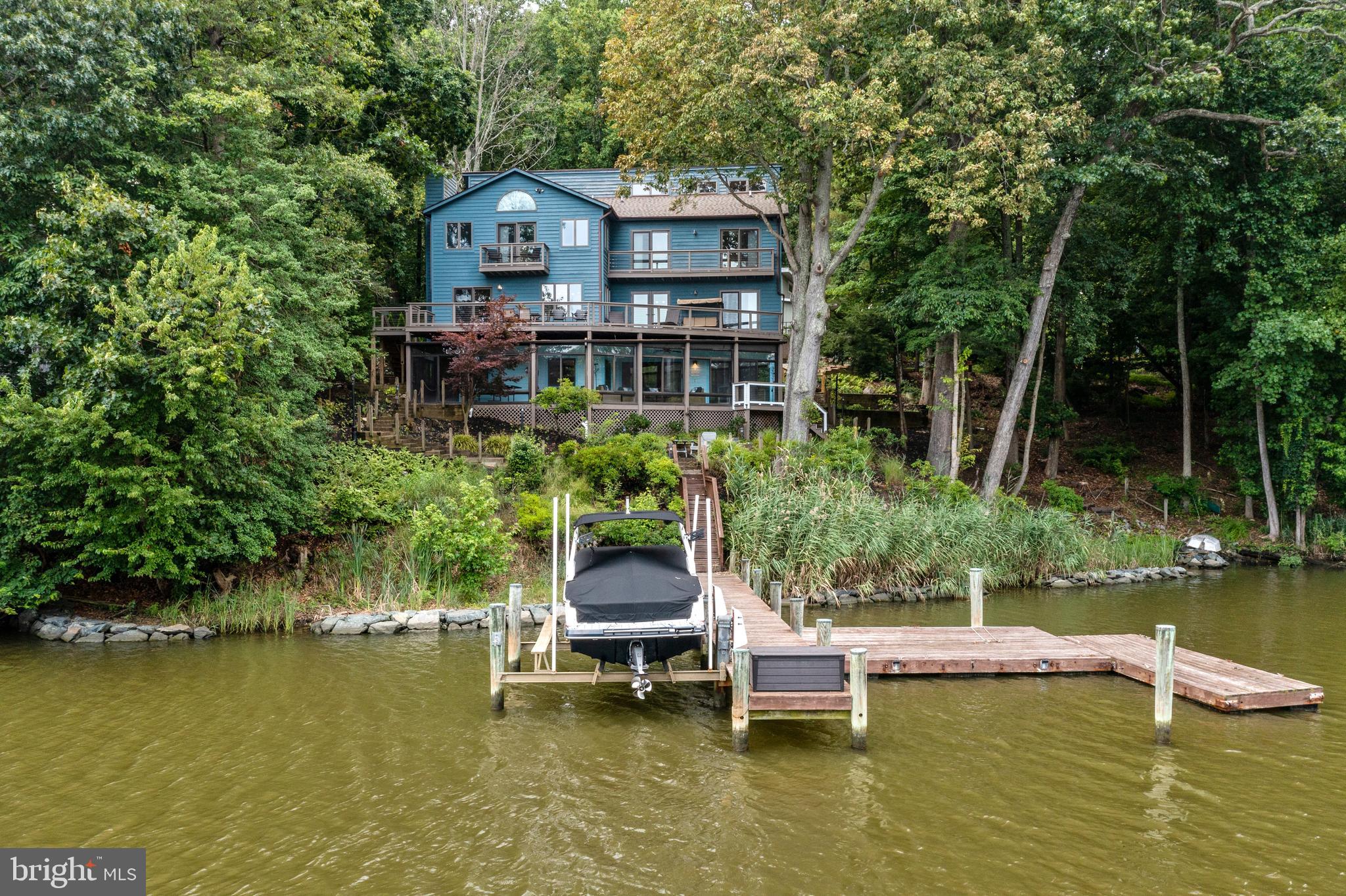 HILLSMERE SHORES - Residential