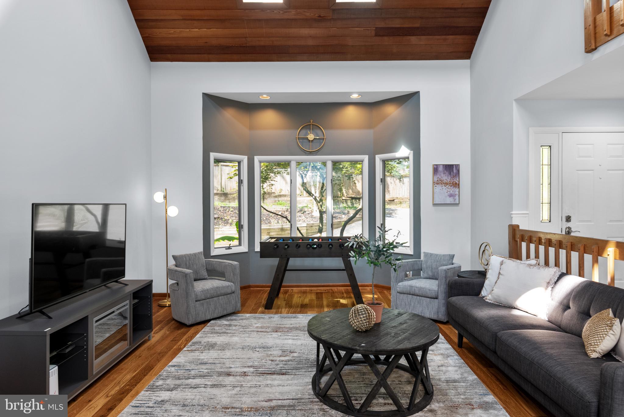 HILLSMERE SHORES - Residential