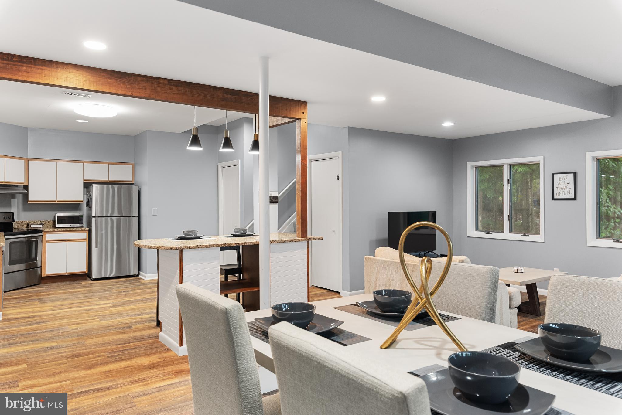 HILLSMERE SHORES - Residential