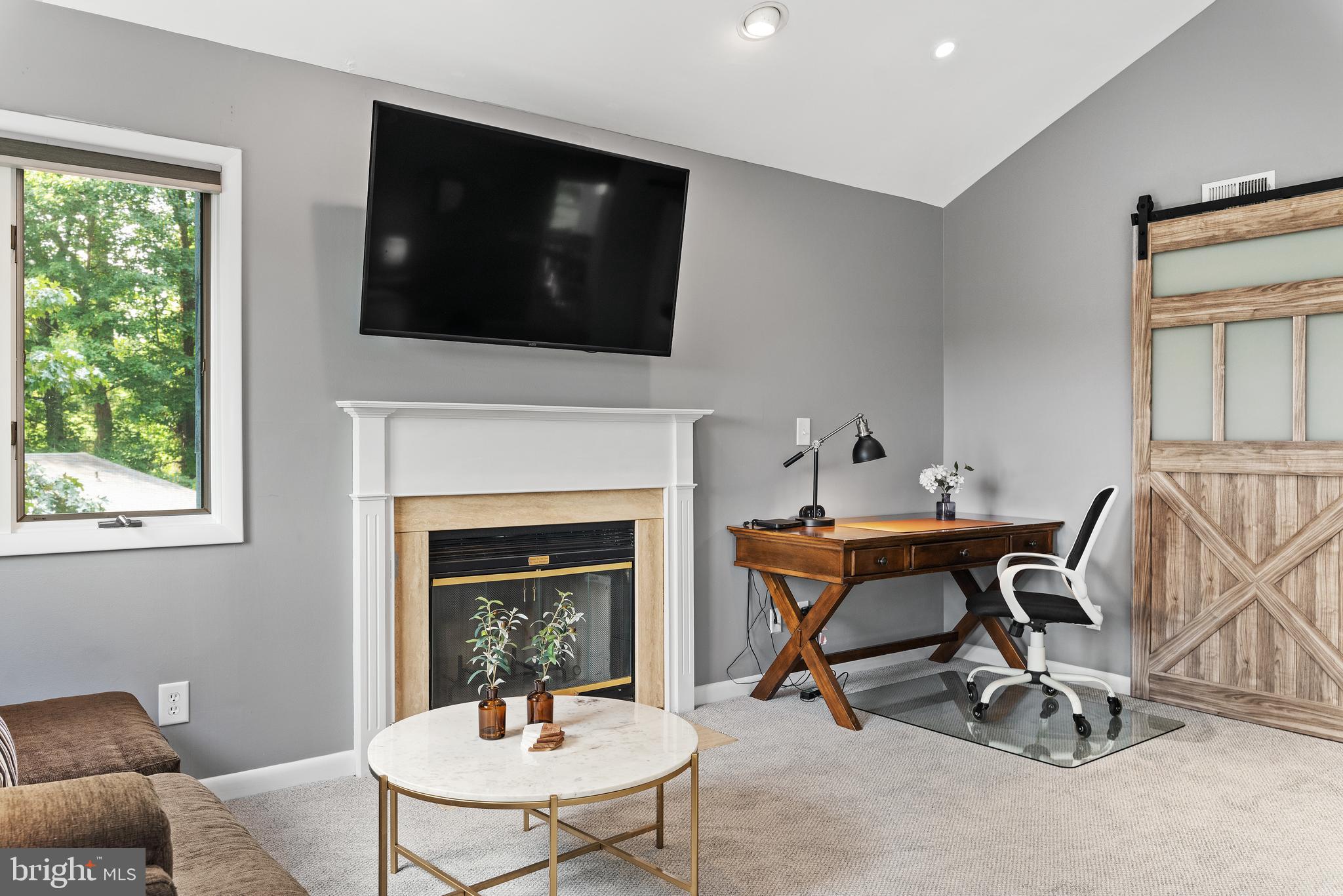 HILLSMERE SHORES - Residential