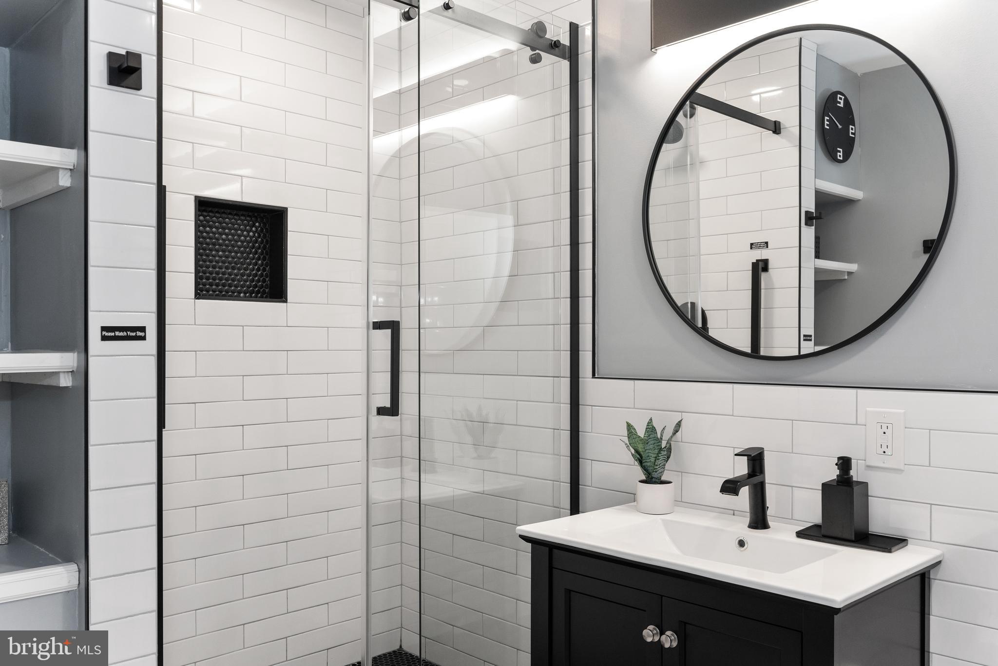 HILLSMERE SHORES - Residential