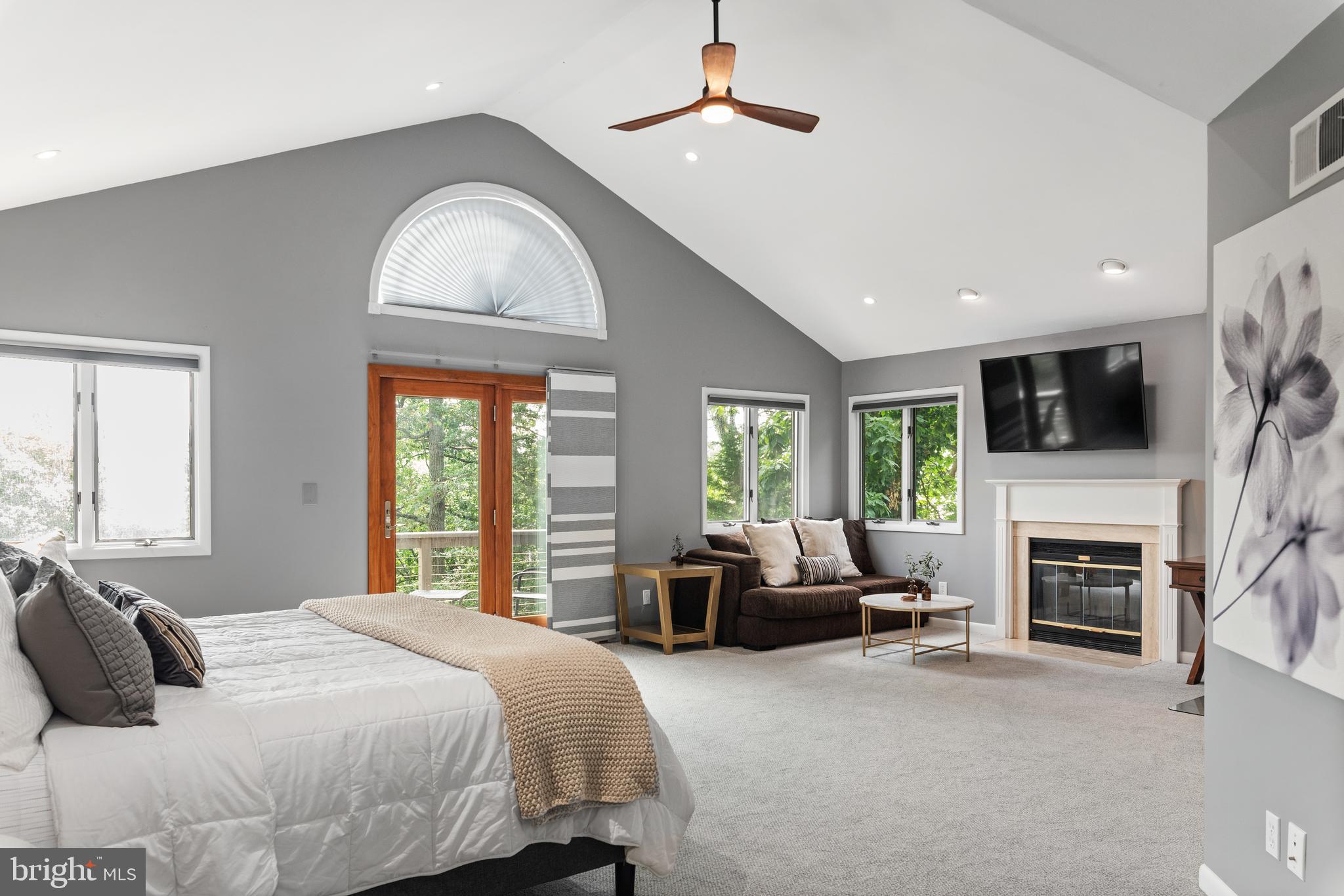 HILLSMERE SHORES - Residential