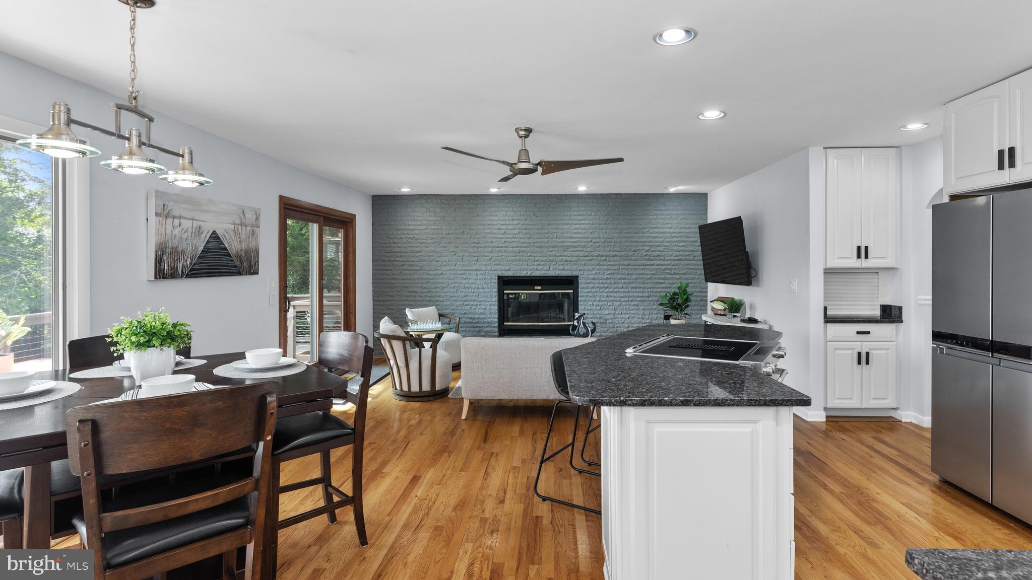 HILLSMERE SHORES - Residential