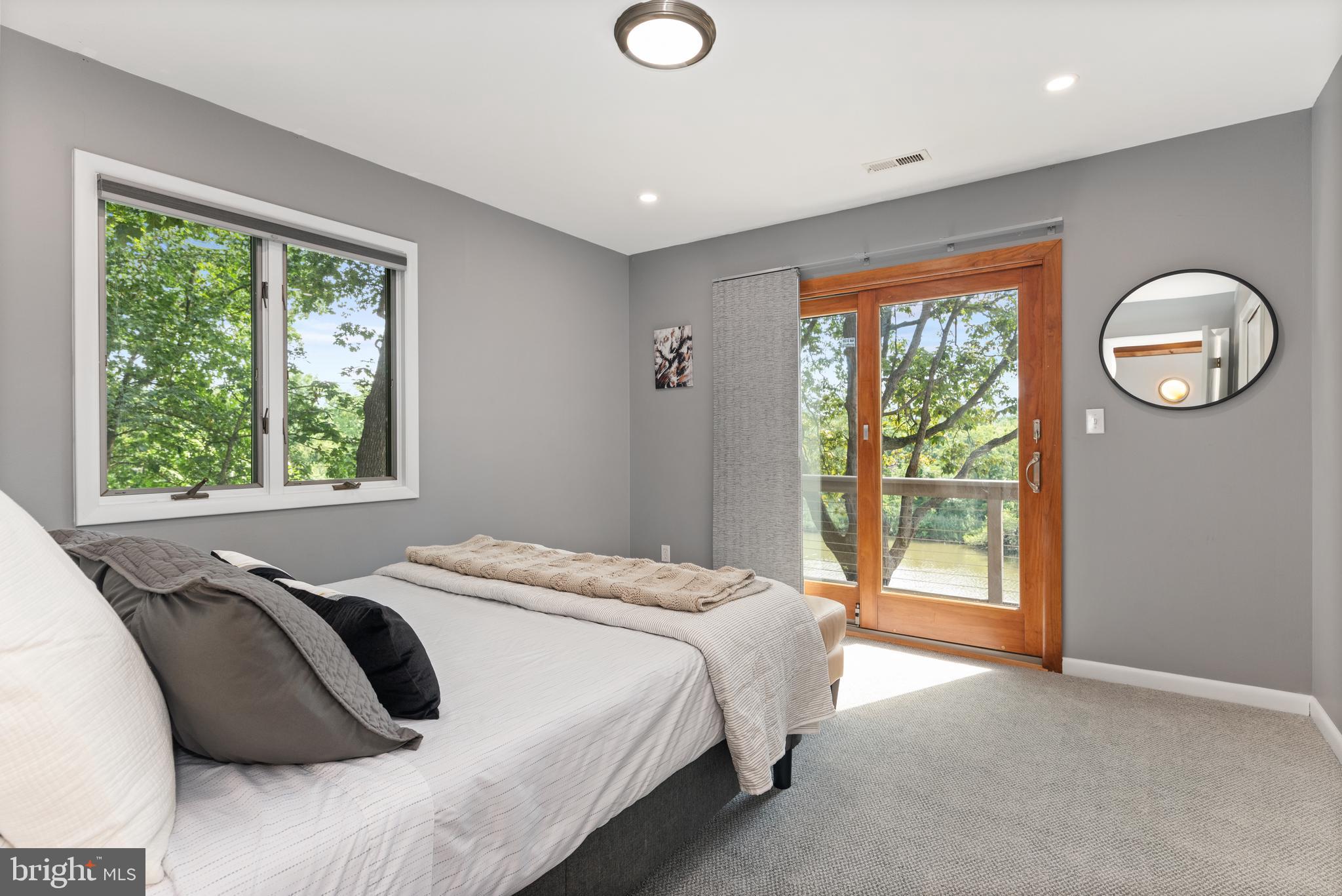 HILLSMERE SHORES - Residential