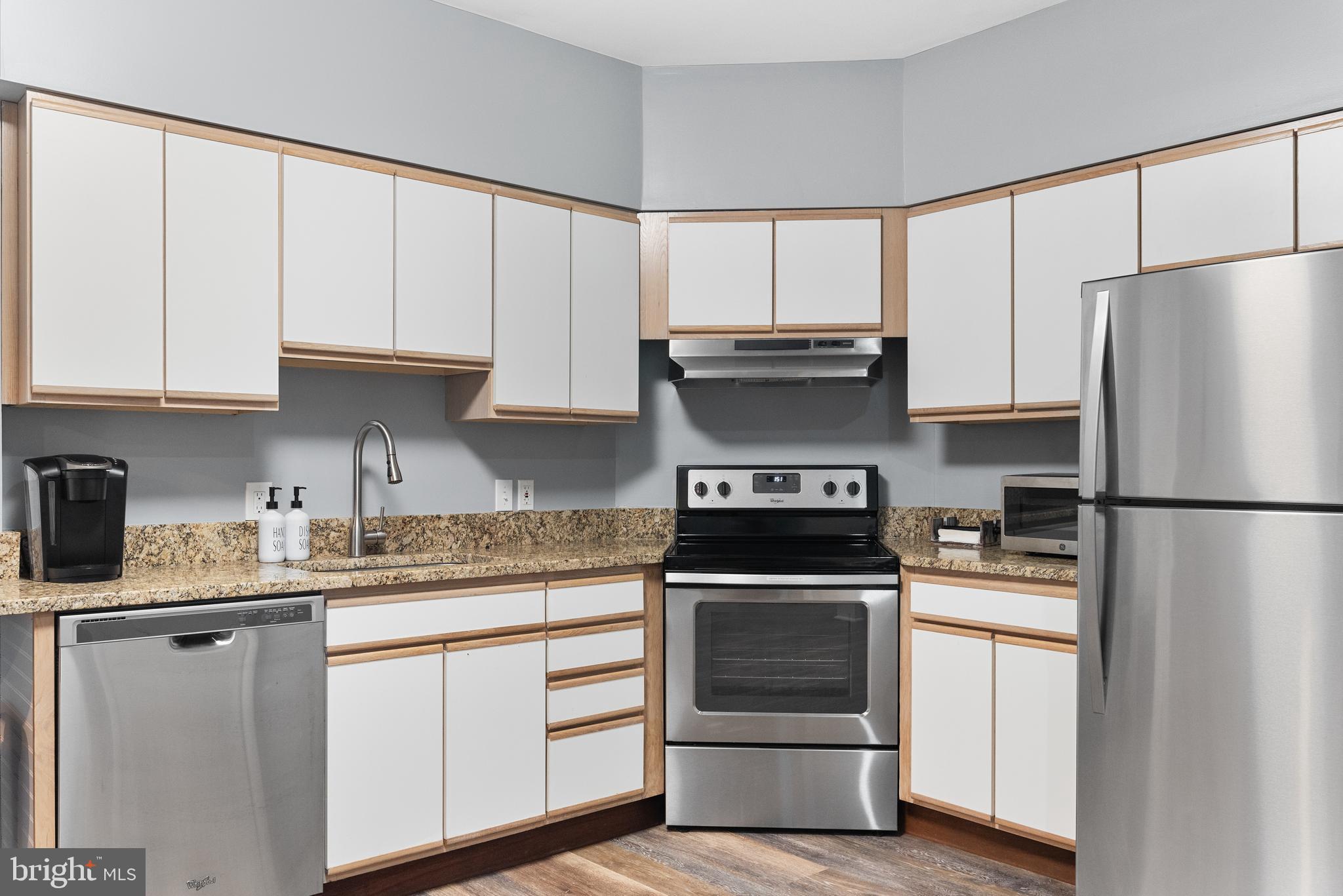 HILLSMERE SHORES - Residential