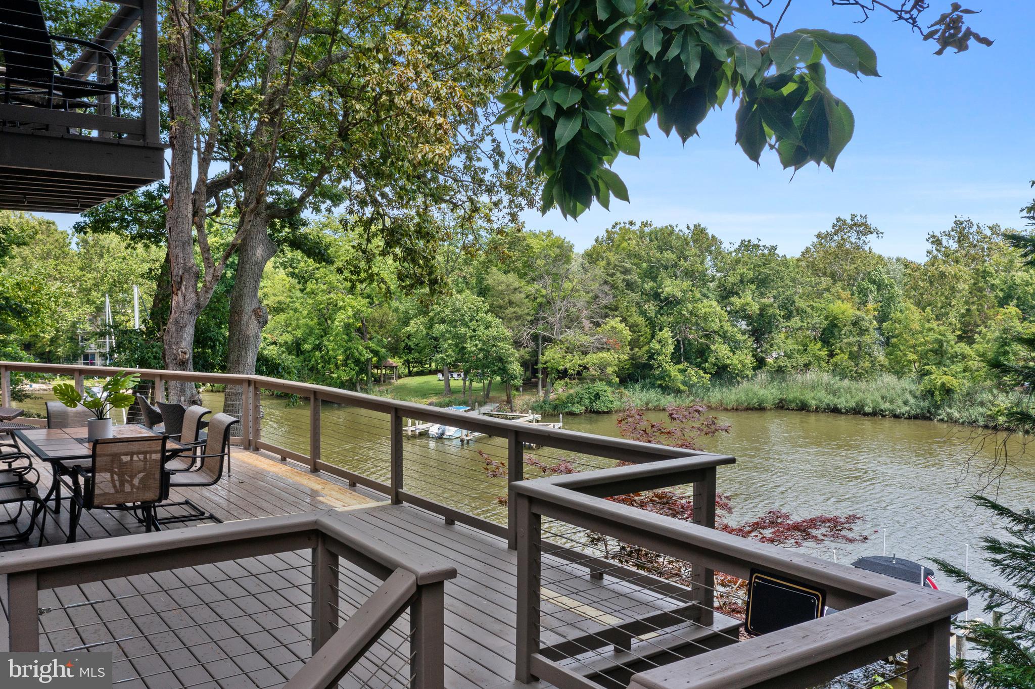 HILLSMERE SHORES - Residential