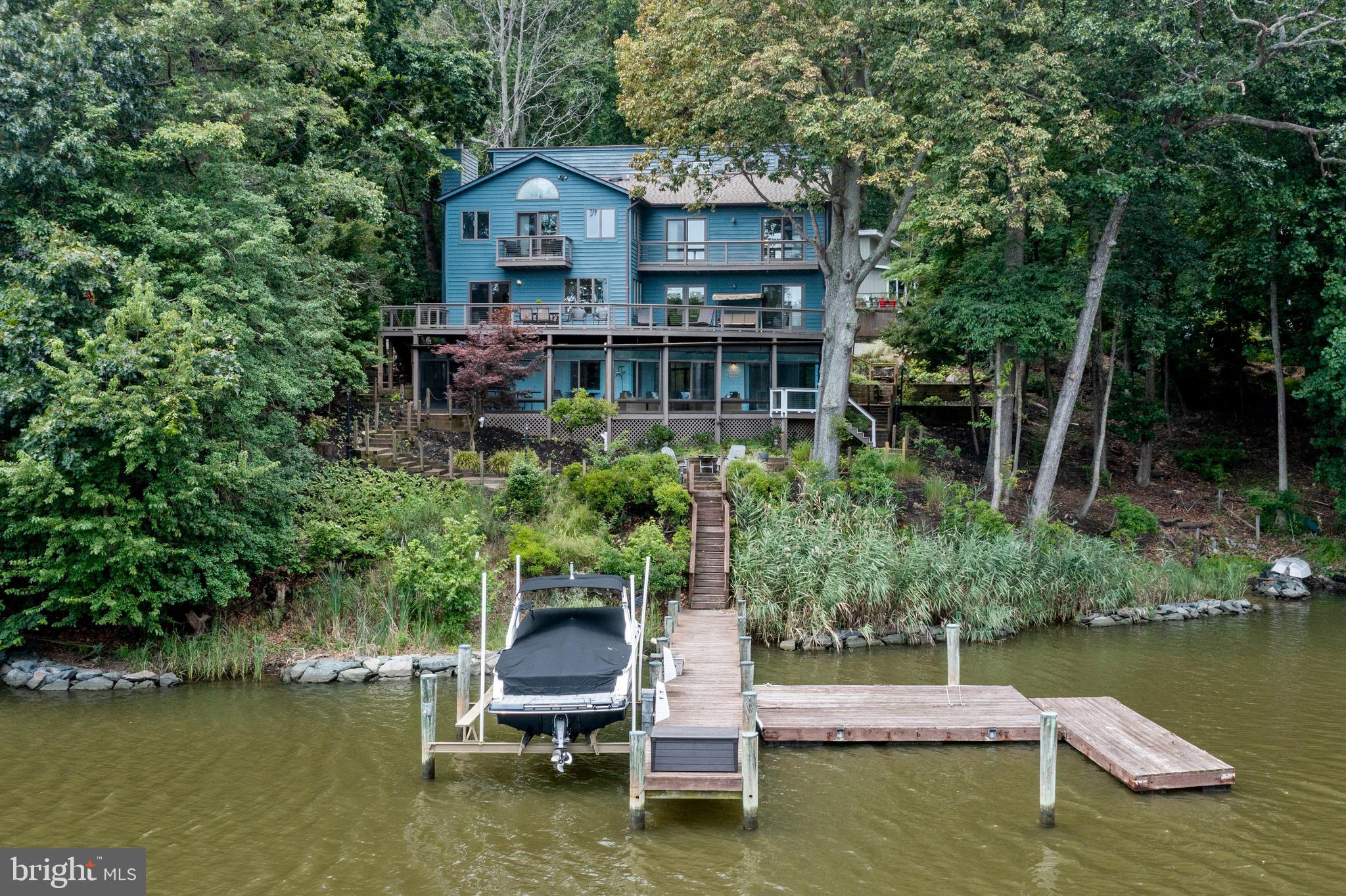 HILLSMERE SHORES - Residential