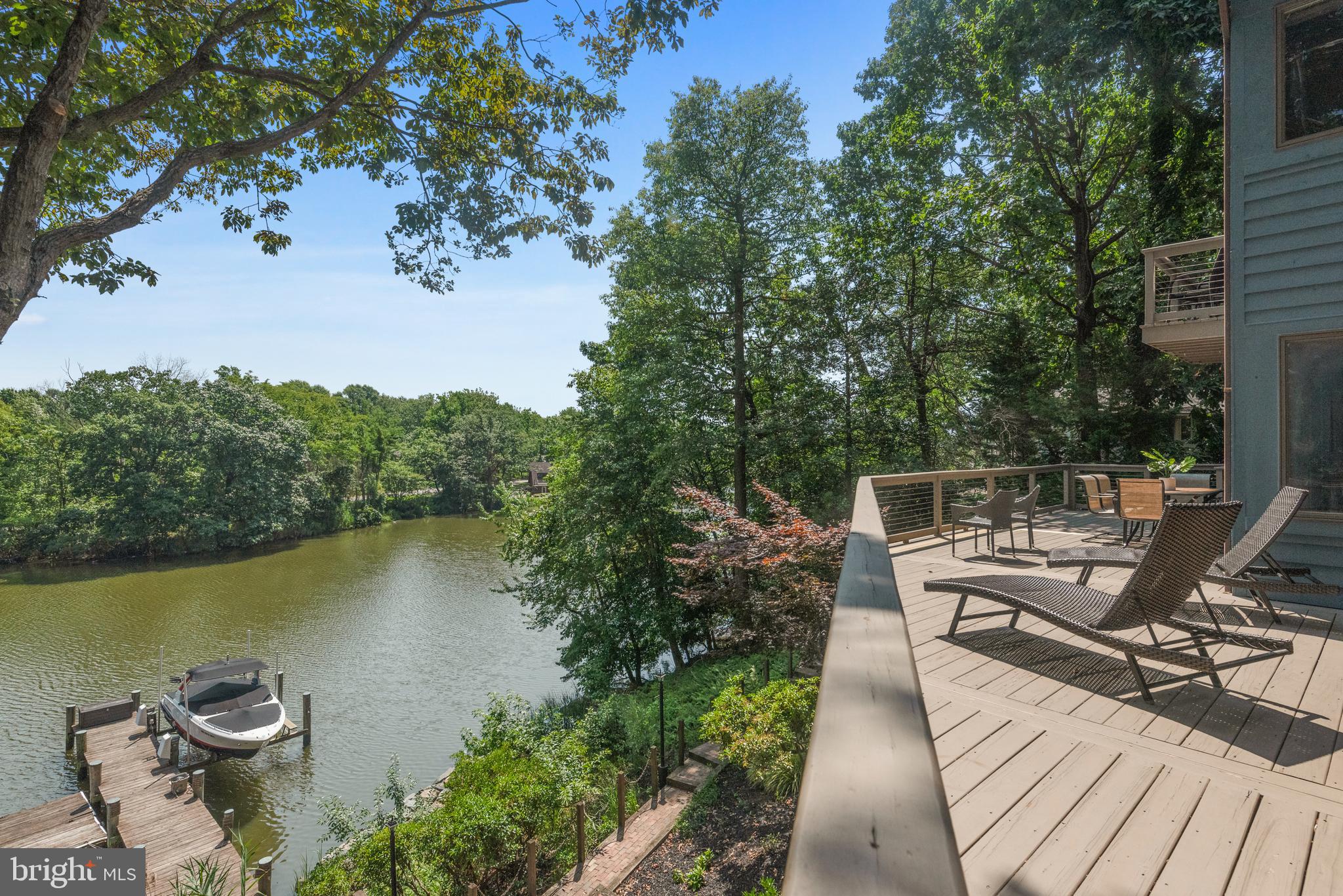 HILLSMERE SHORES - Residential