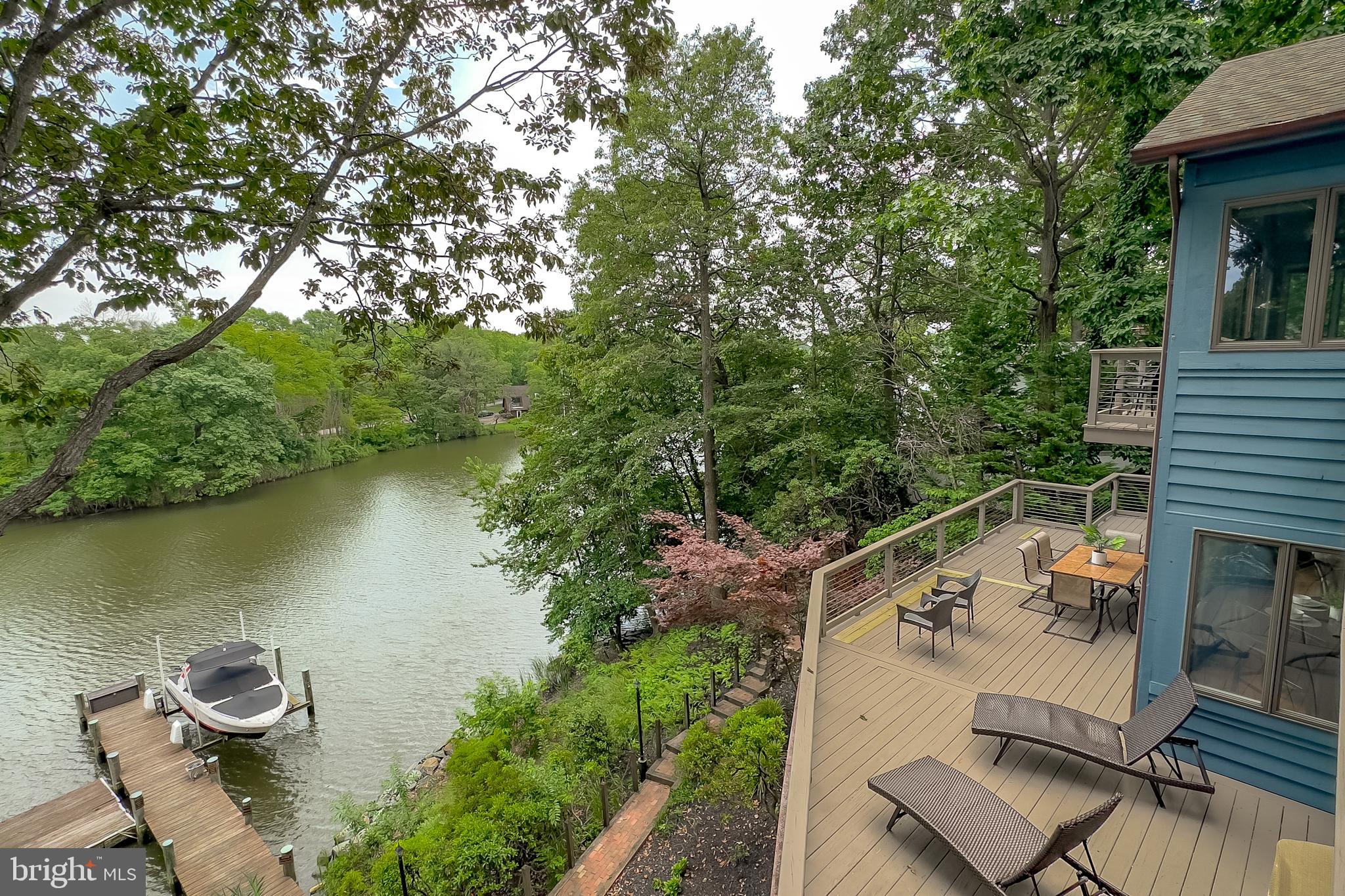 HILLSMERE SHORES - Residential