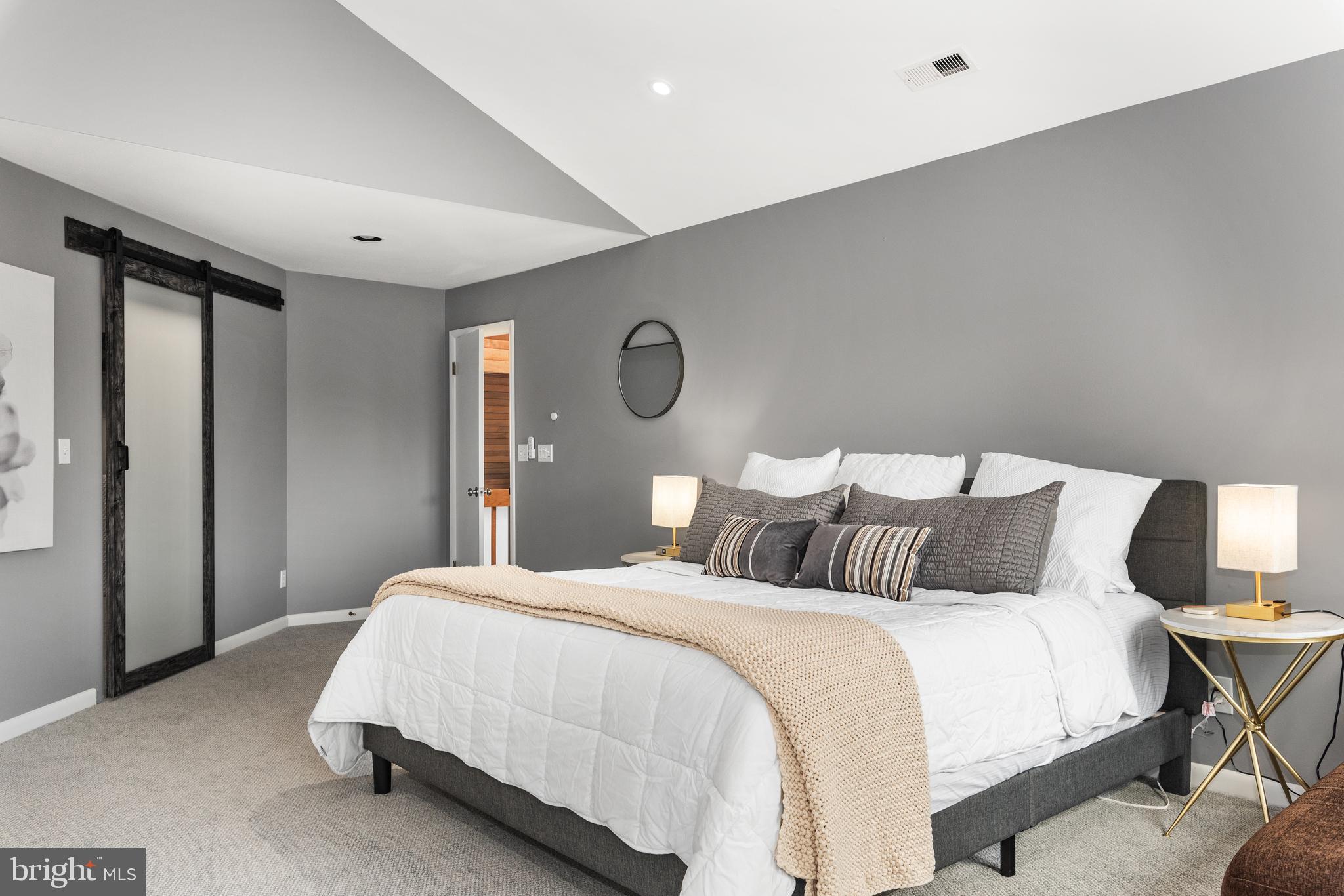 HILLSMERE SHORES - Residential