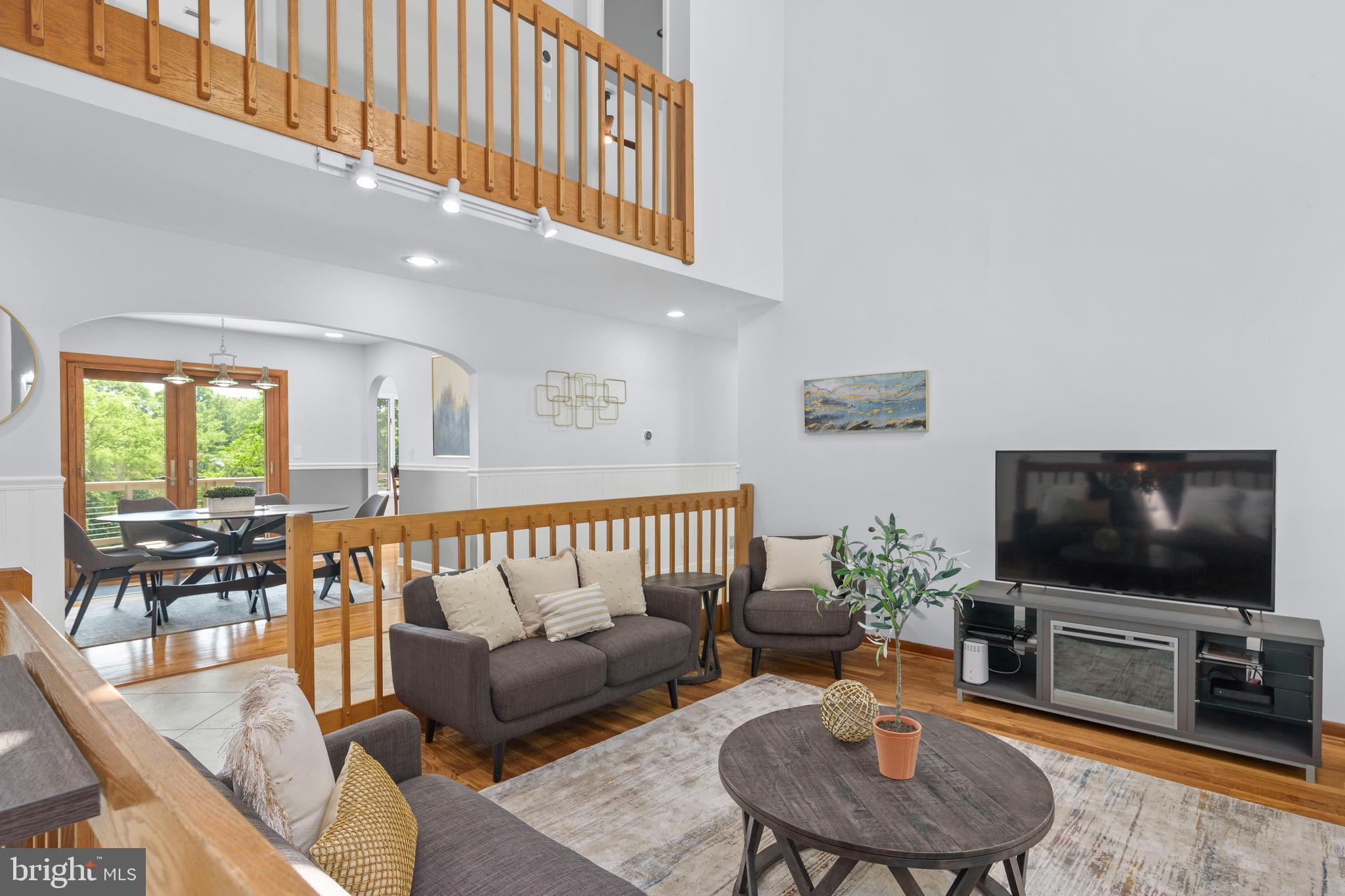 HILLSMERE SHORES - Residential