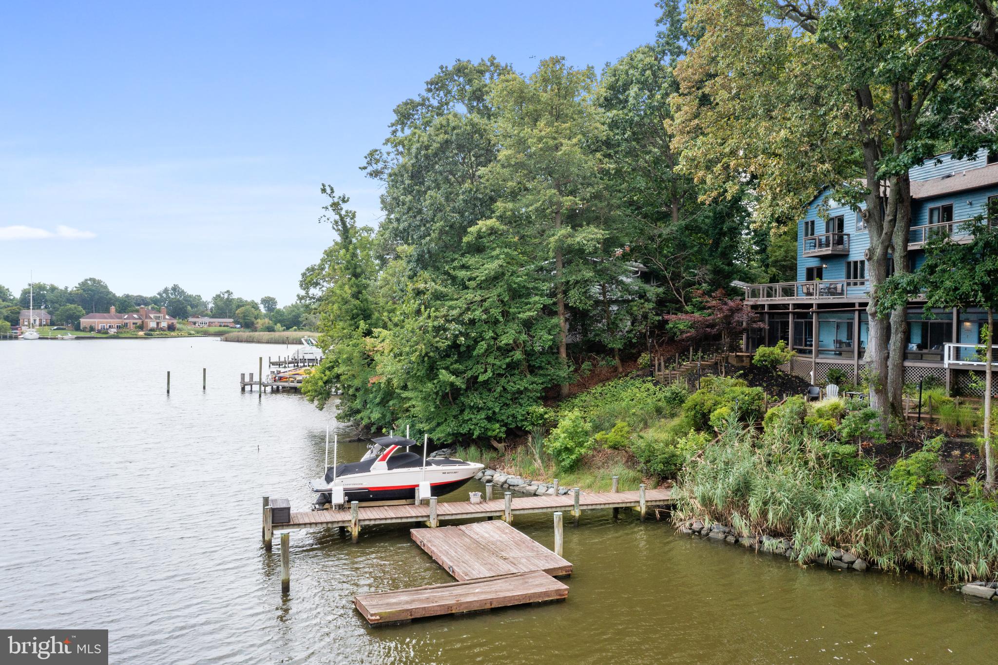 HILLSMERE SHORES - Residential