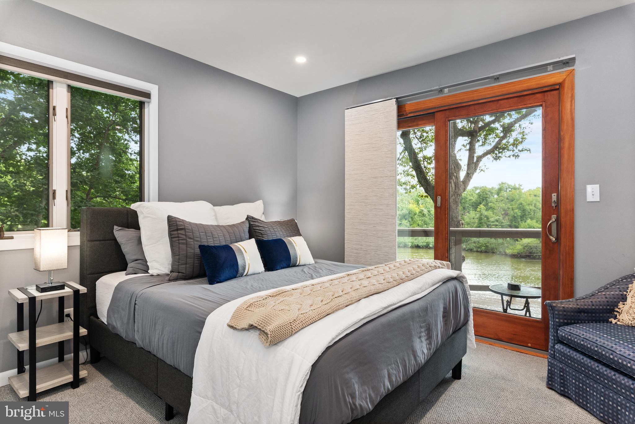 HILLSMERE SHORES - Residential