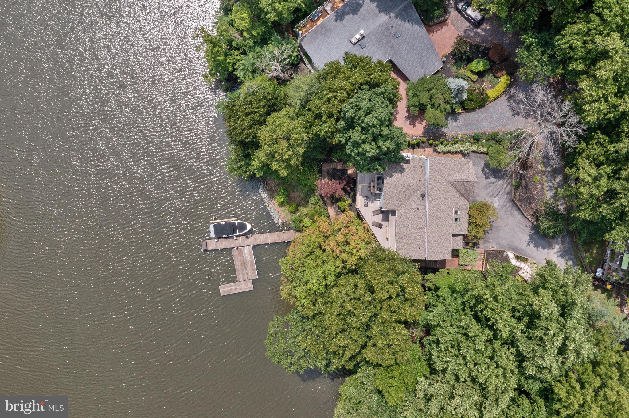 HILLSMERE SHORES - Residential