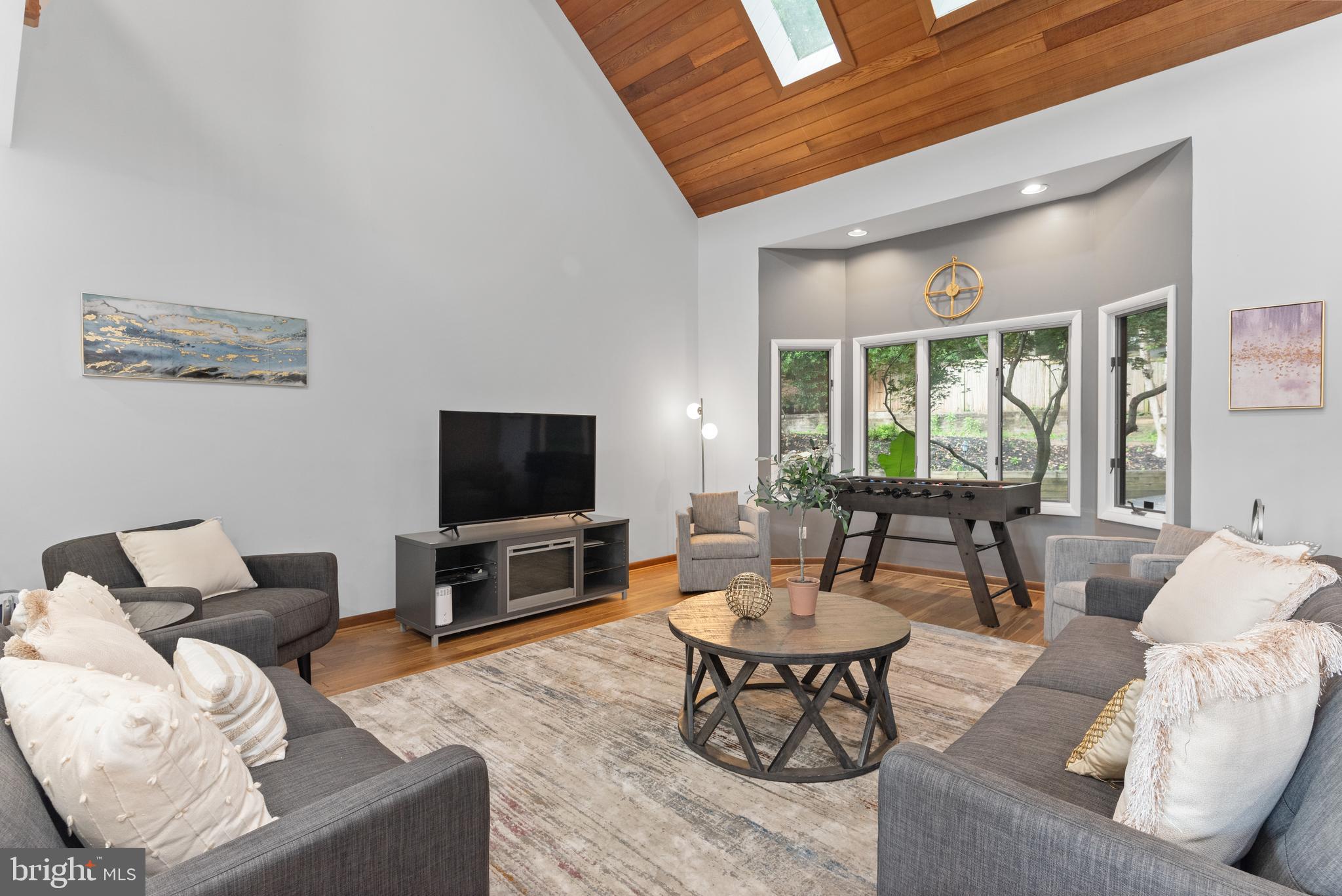 HILLSMERE SHORES - Residential