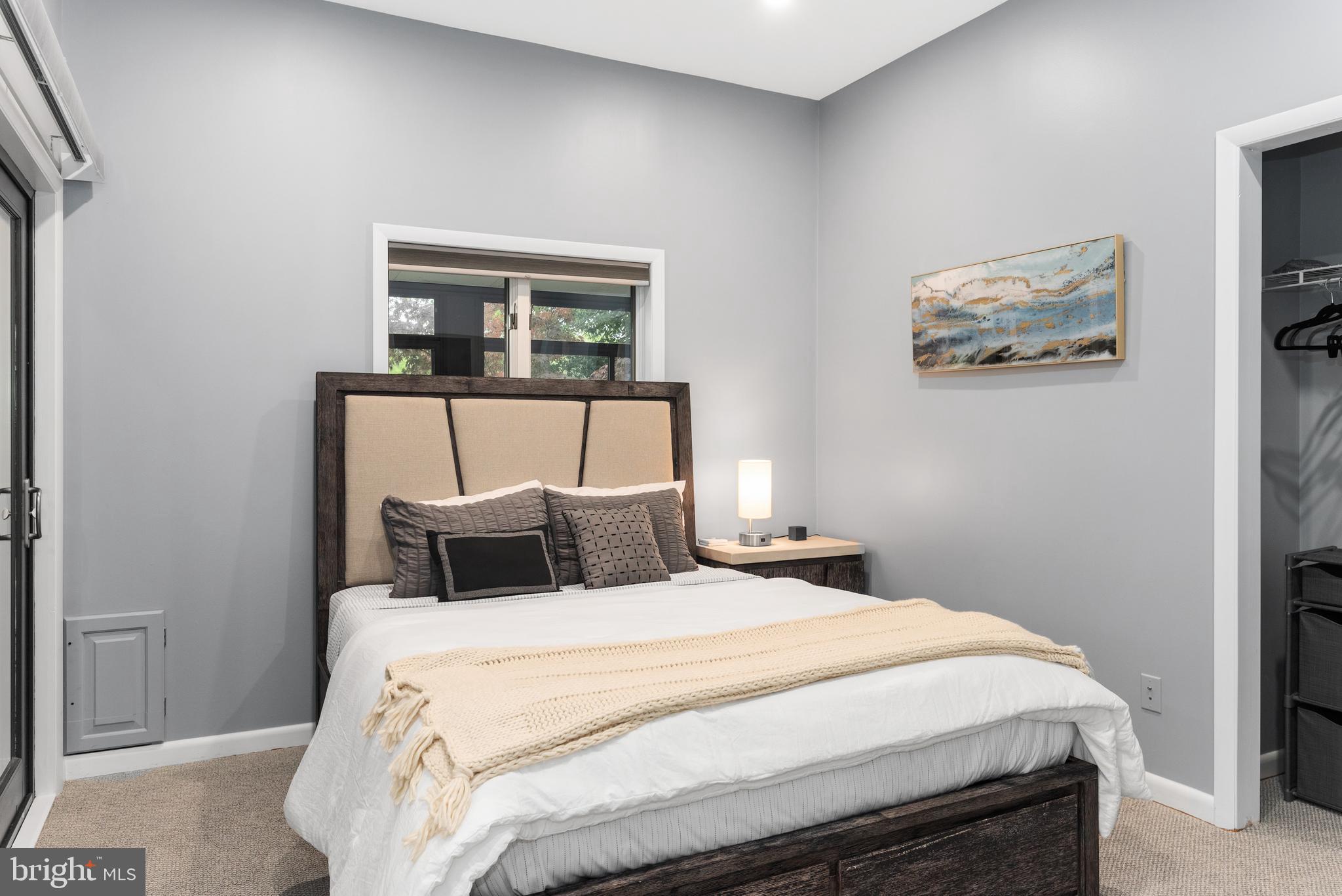 HILLSMERE SHORES - Residential