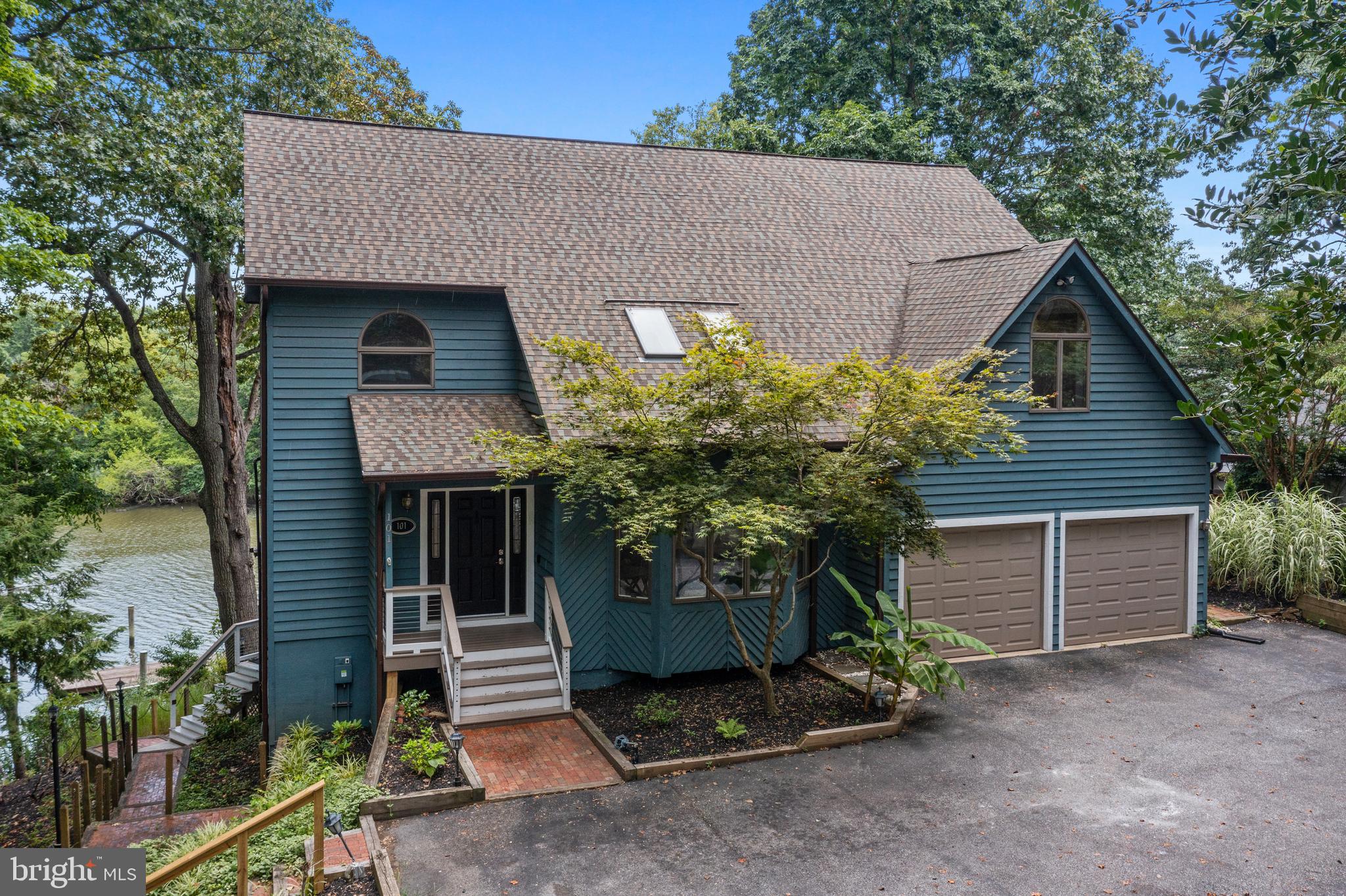 HILLSMERE SHORES - Residential