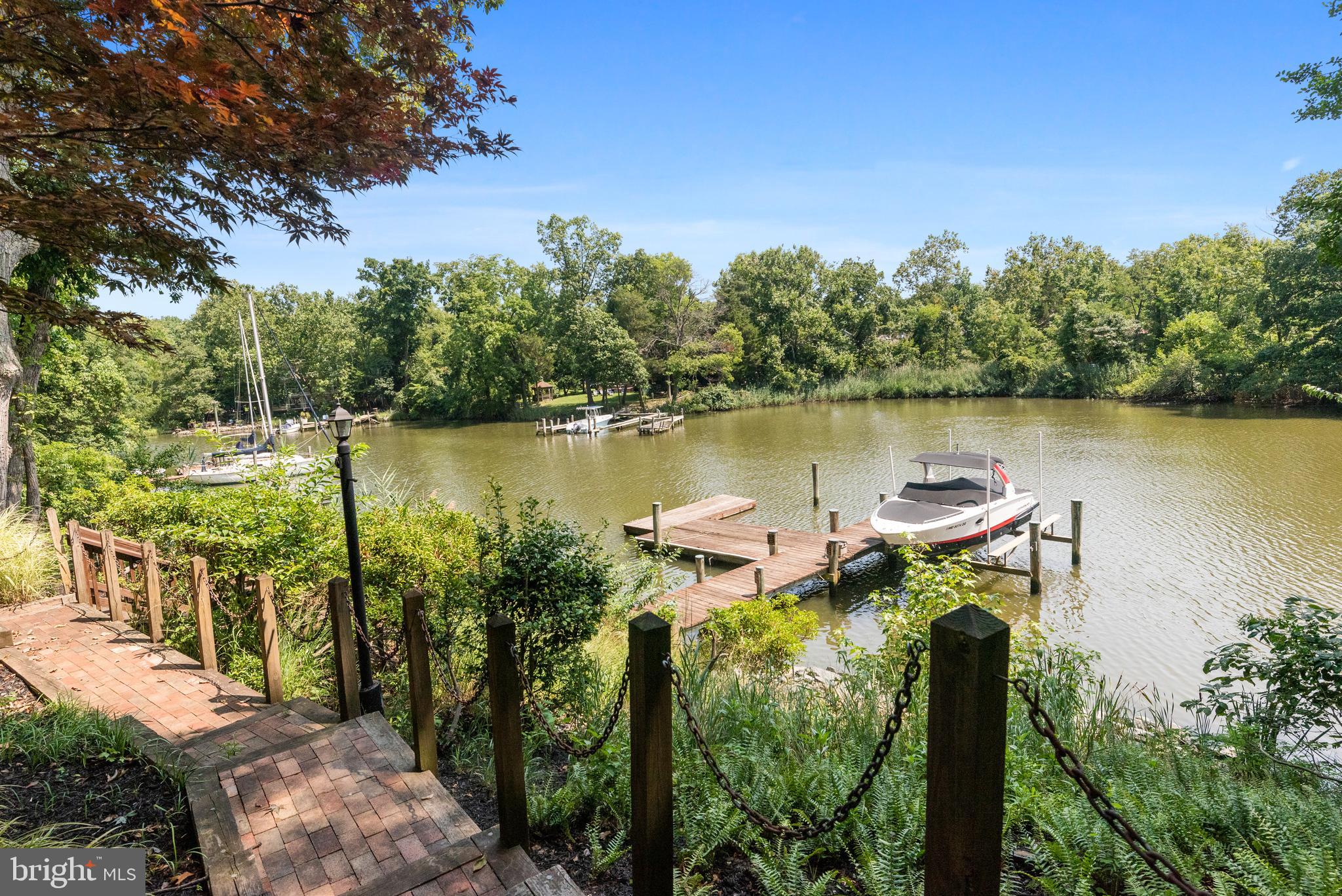 HILLSMERE SHORES - Residential