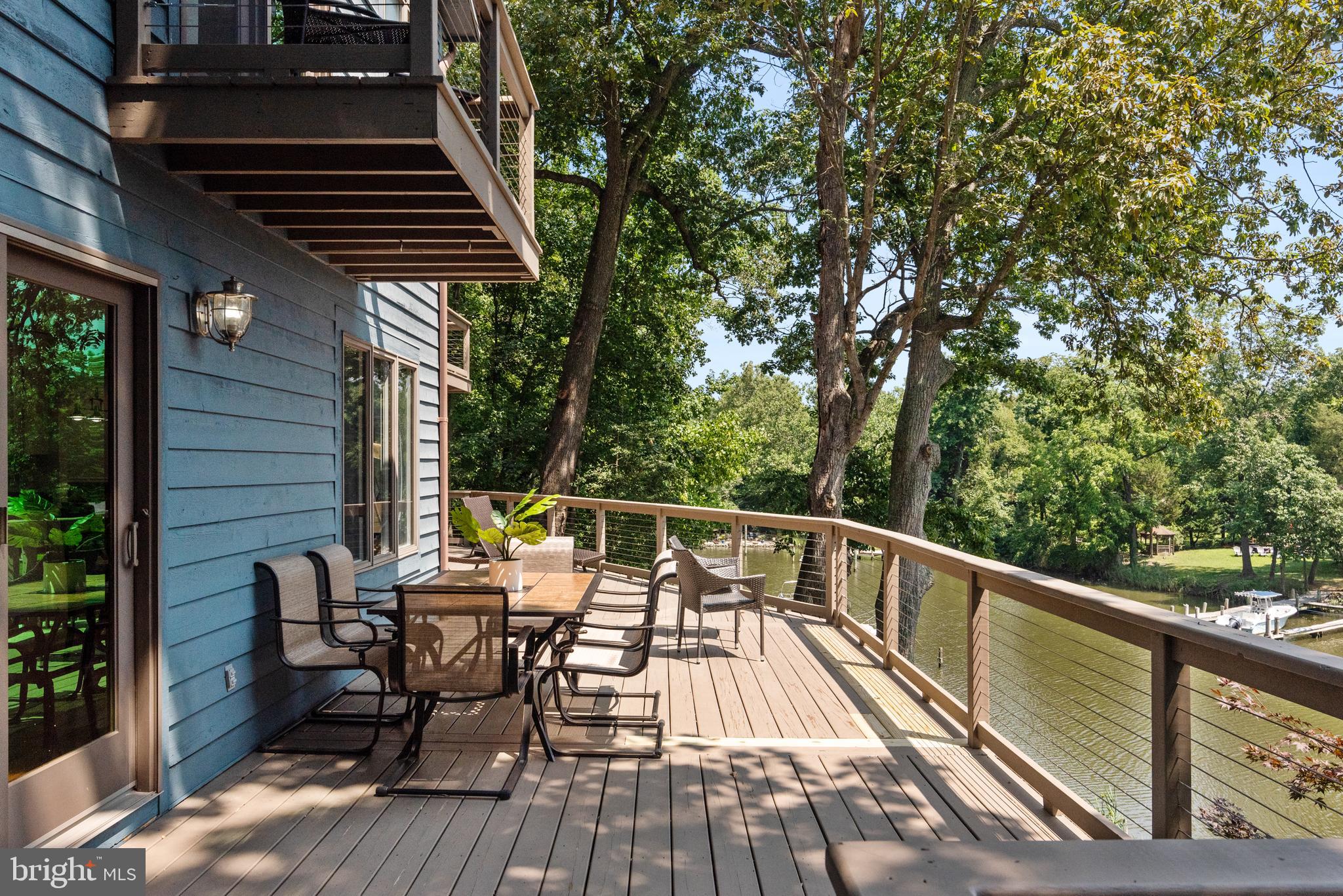 HILLSMERE SHORES - Residential