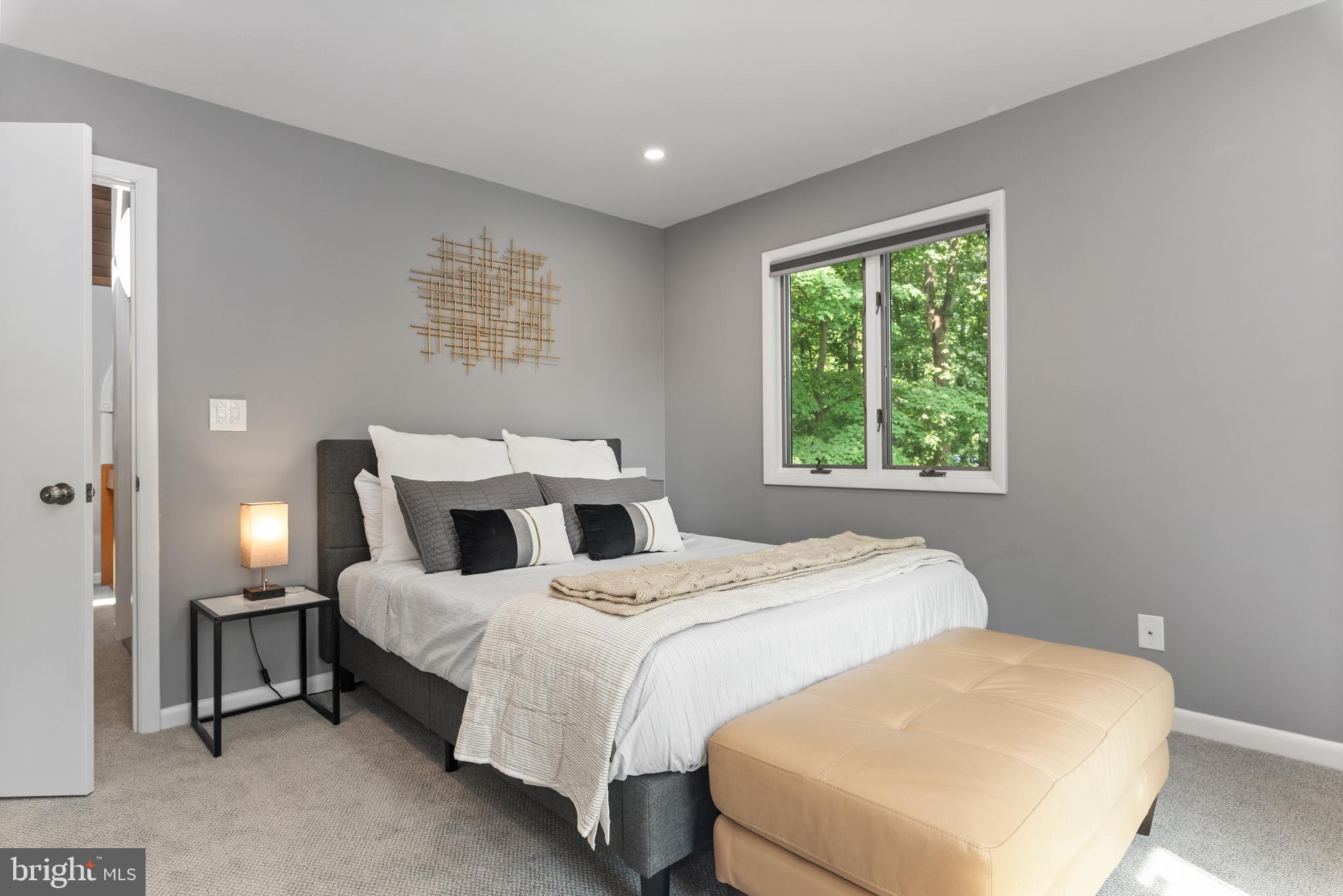 HILLSMERE SHORES - Residential