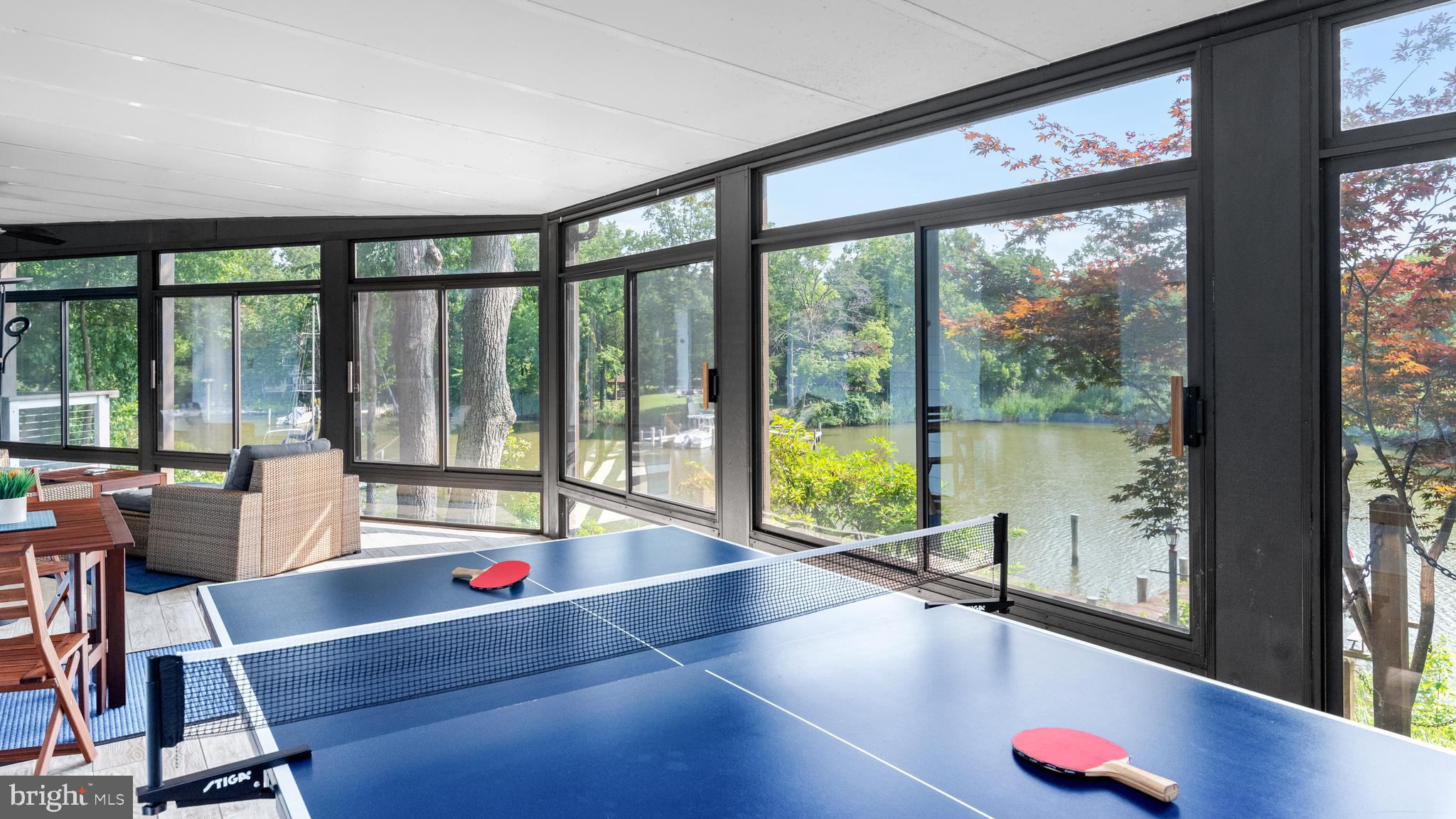 HILLSMERE SHORES - Residential