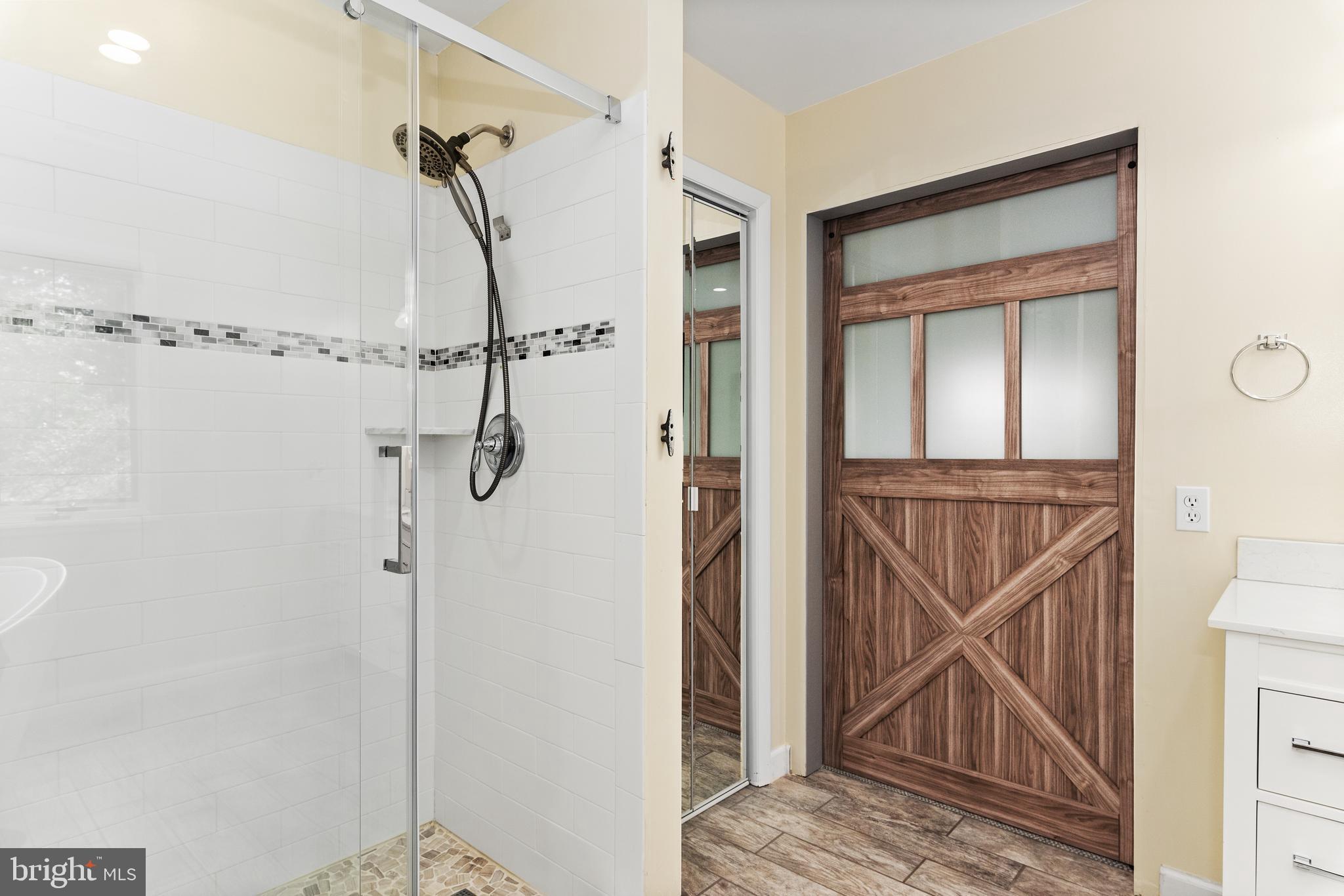 HILLSMERE SHORES - Residential