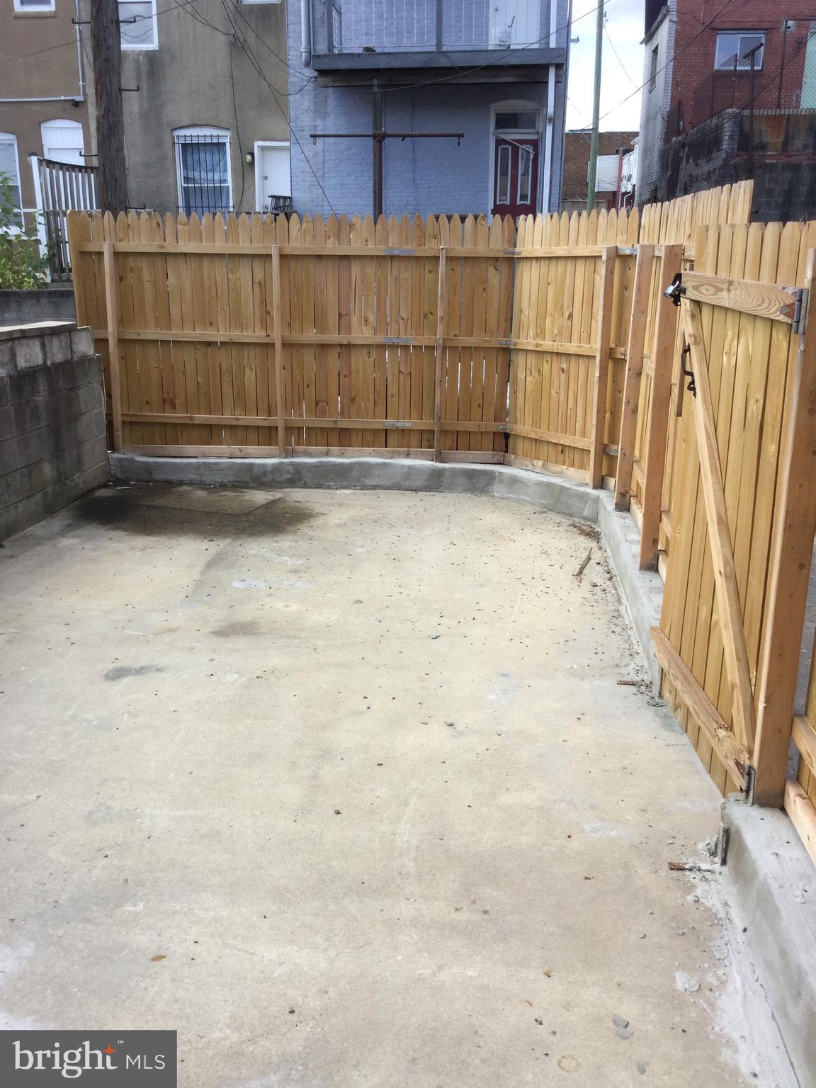 MADISON EASTEND - Residential Lease