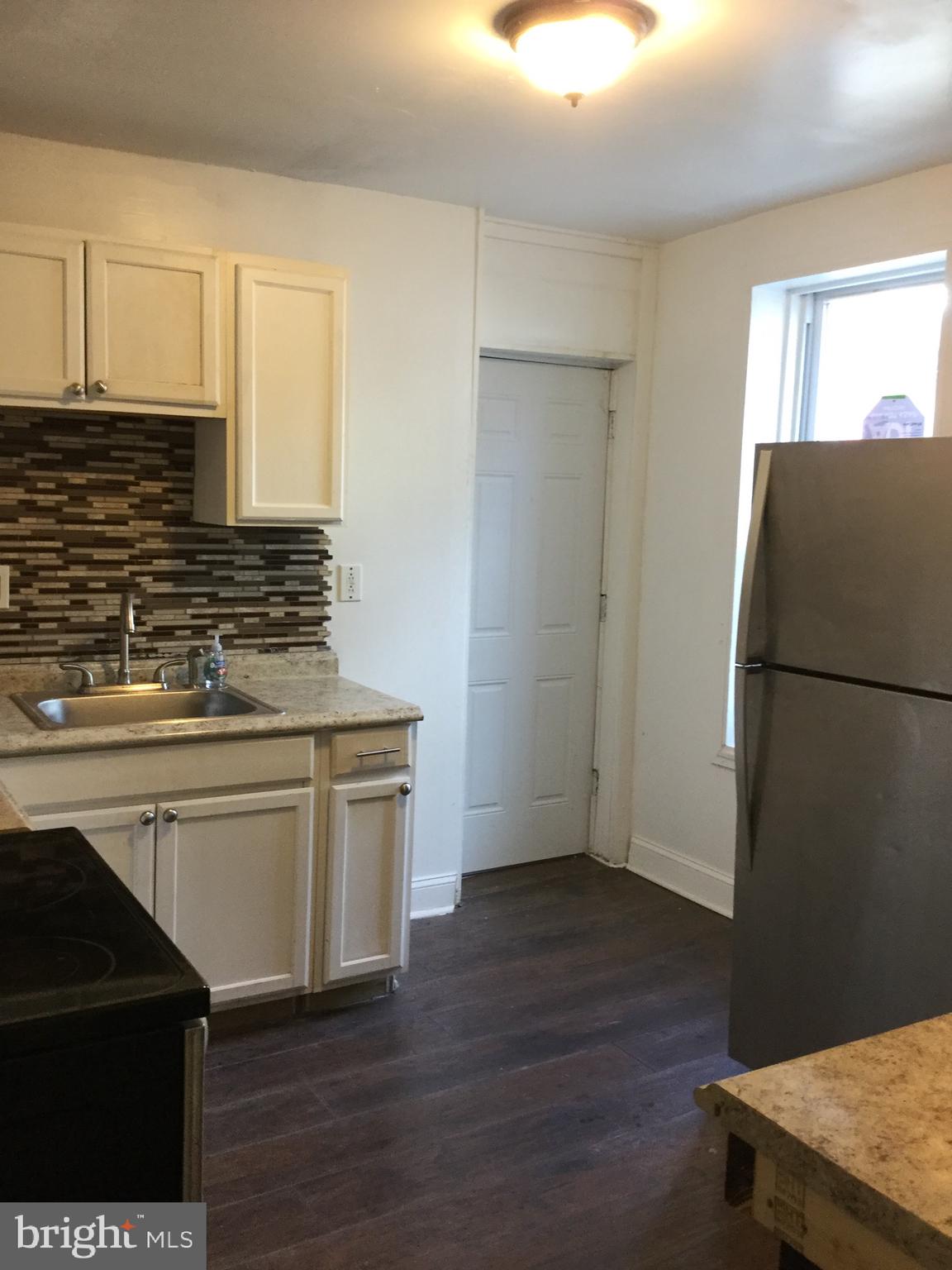 MADISON EASTEND - Residential Lease