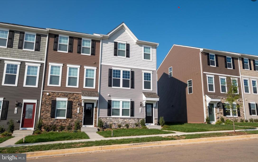 PRESIDENTS POINTE - Residential