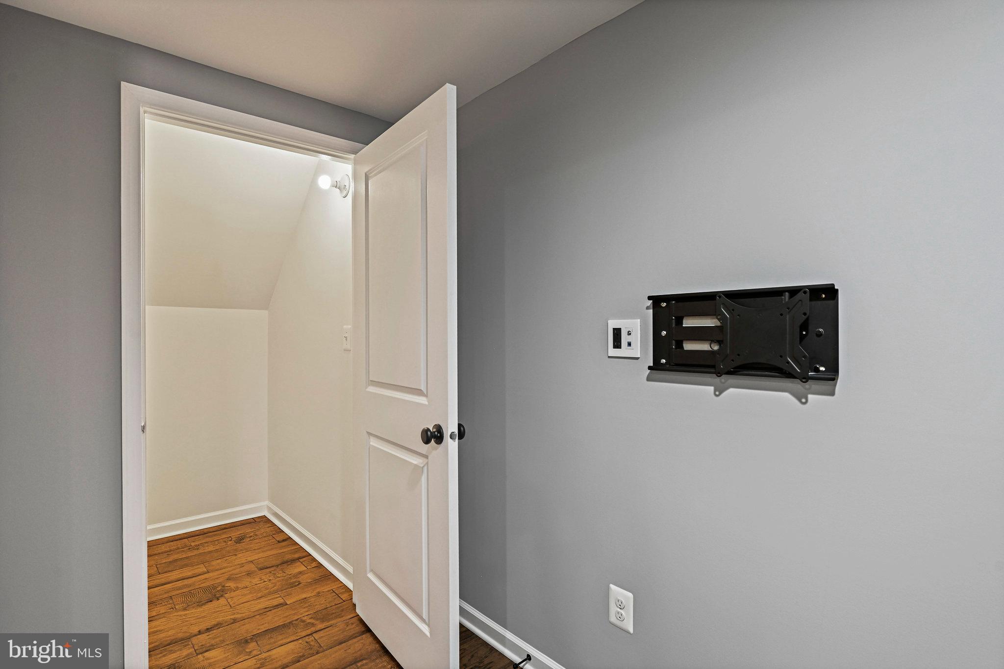 LENAH MILL - Residential