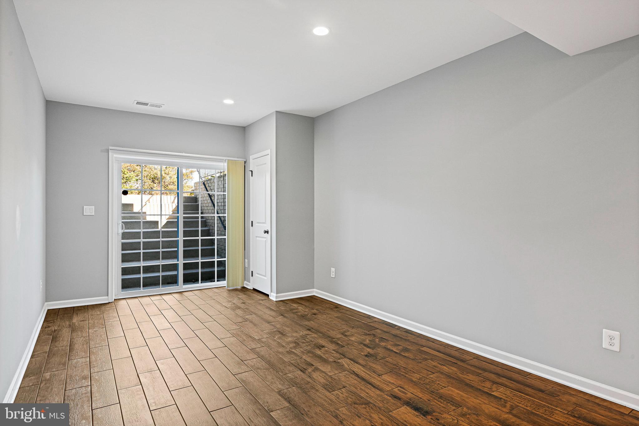 LENAH MILL - Residential