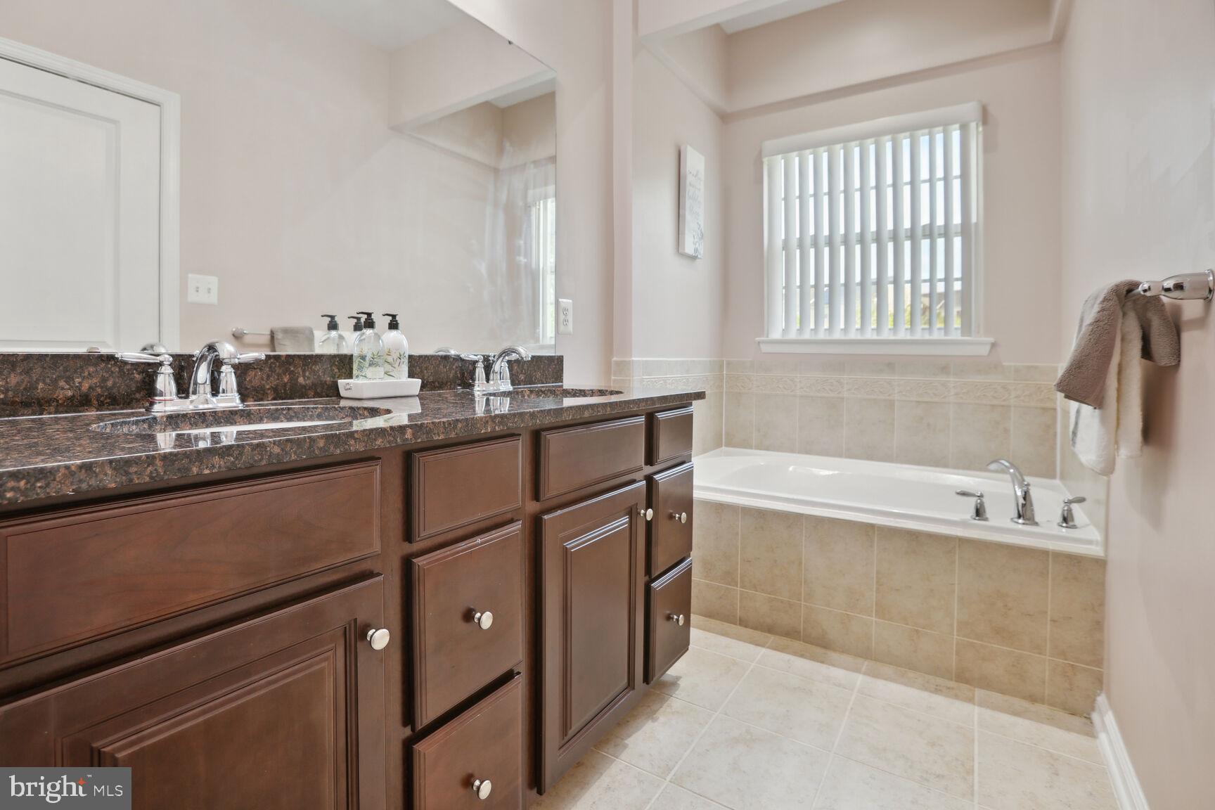 DORCHESTER WOODS - Residential