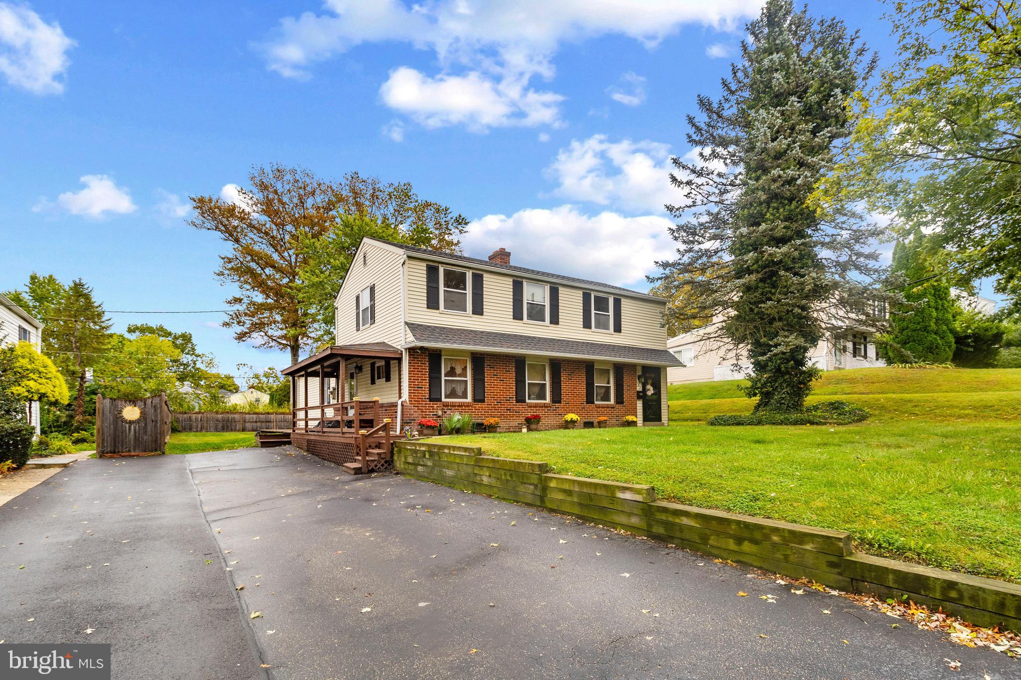 LAFAYETTE HILL - Residential