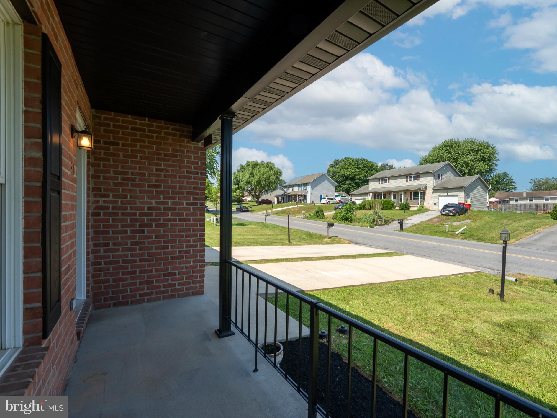 33 LARCH DRIVE