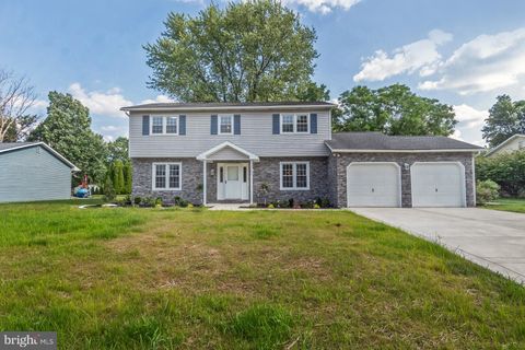 Homes For Sale - 1105 Brentwood Avenue<br/> BETHLEHEM, PA 18017