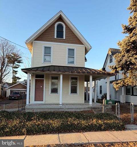 423 W BROAD STREET PALMYRA NJ 08065