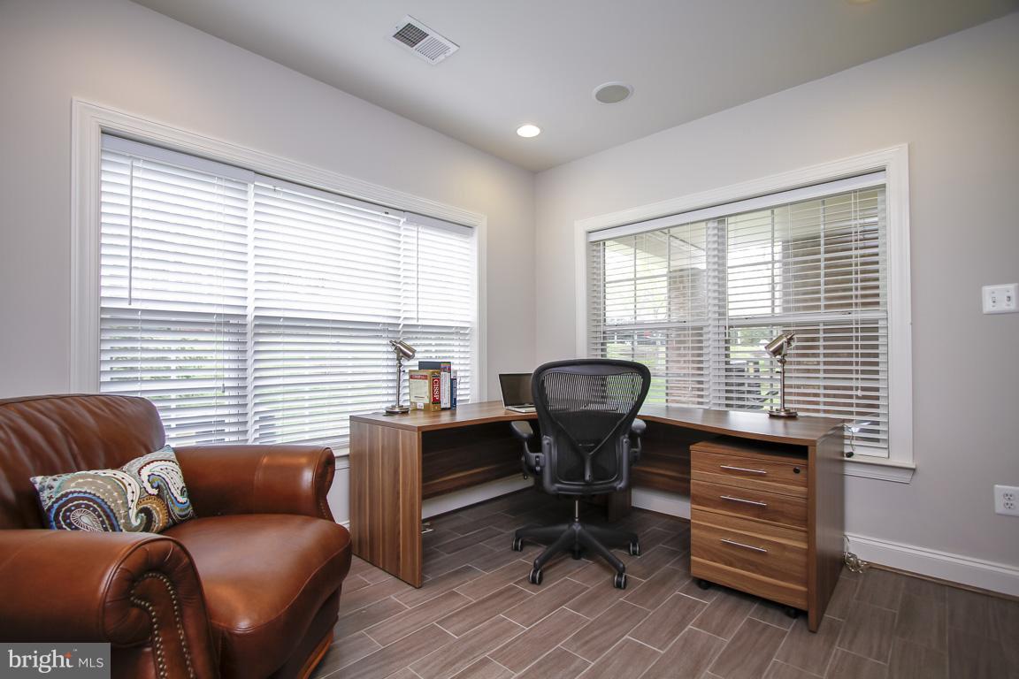 VINEYARDS OF ANNAPOLIS - Residential