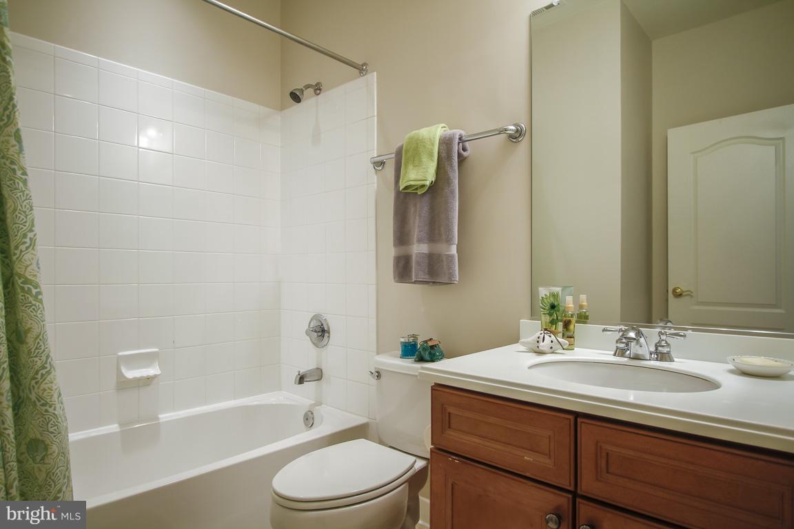 VINEYARDS OF ANNAPOLIS - Residential