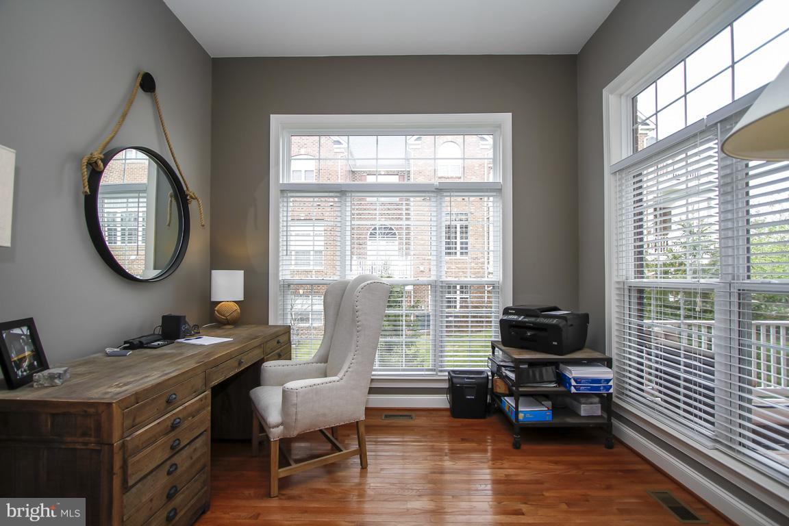 VINEYARDS OF ANNAPOLIS - Residential