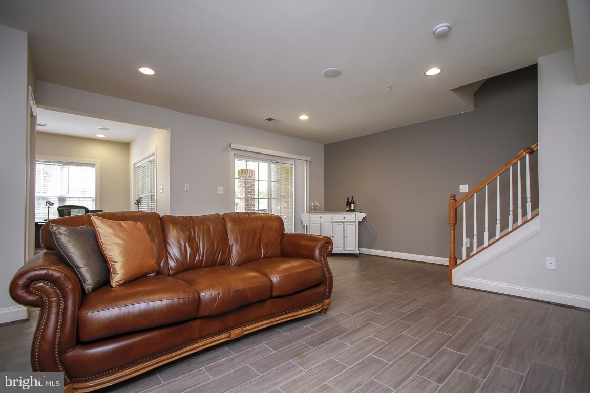 VINEYARDS OF ANNAPOLIS - Residential