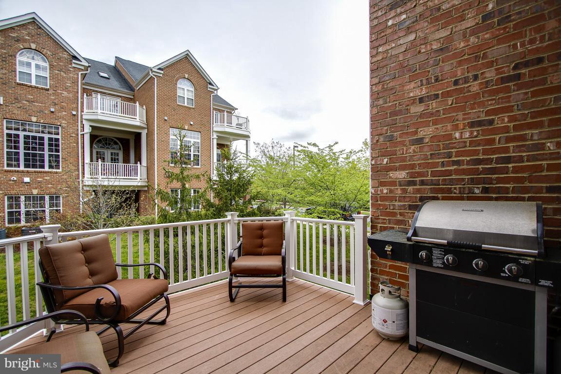 VINEYARDS OF ANNAPOLIS - Residential